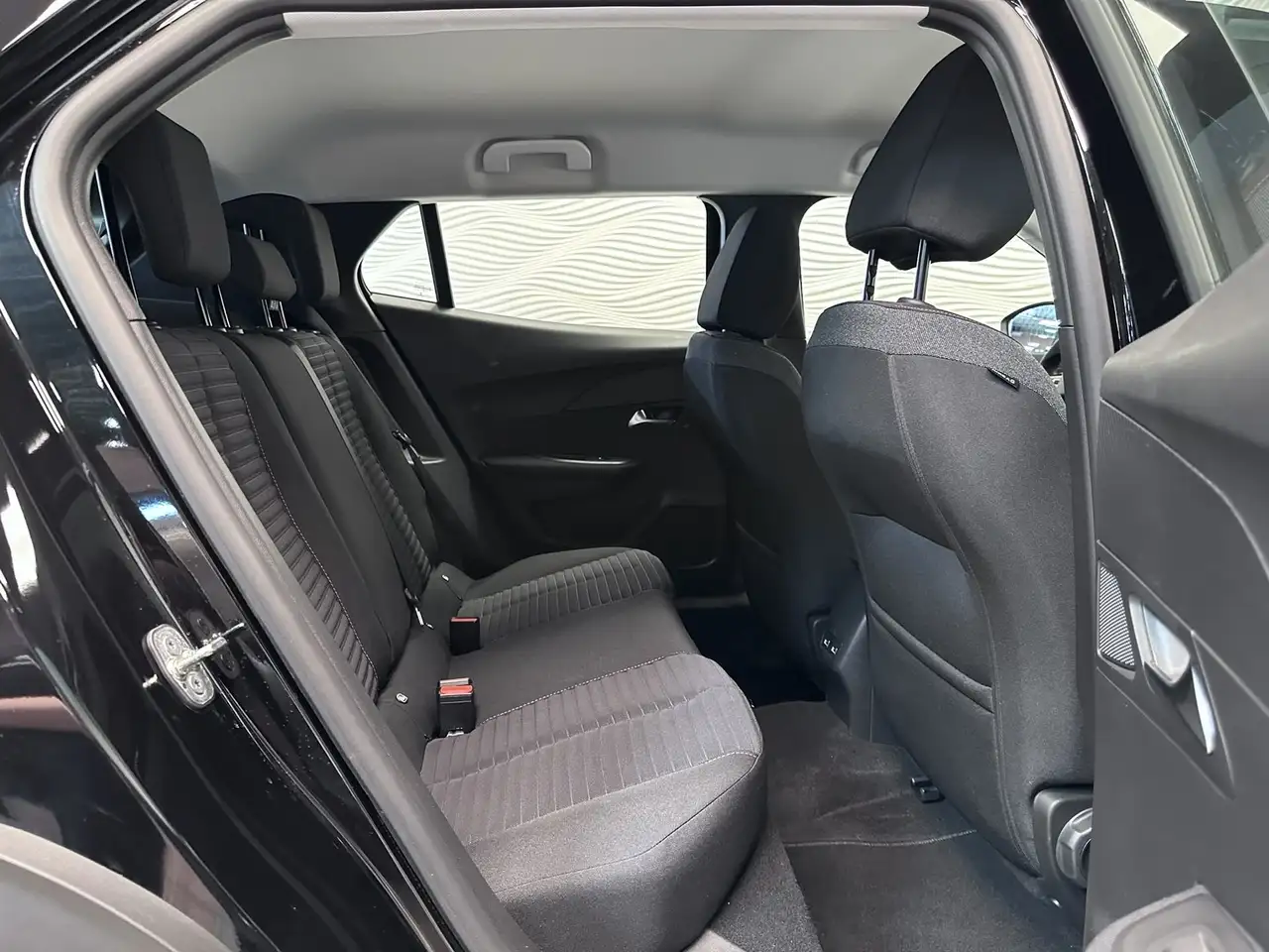Peugeot E-2008 50 kWh*95.3% SOH*ONLY 8.858 KM!!!*ACTIVE-PACK*, миниатюра 28