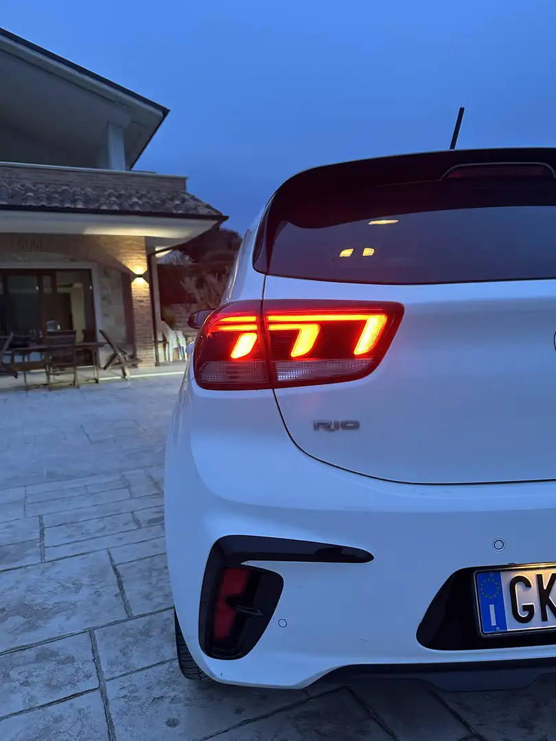 Kia Rio 1.0 t-gdi Mhev iMT GT-Line Bianco - 2