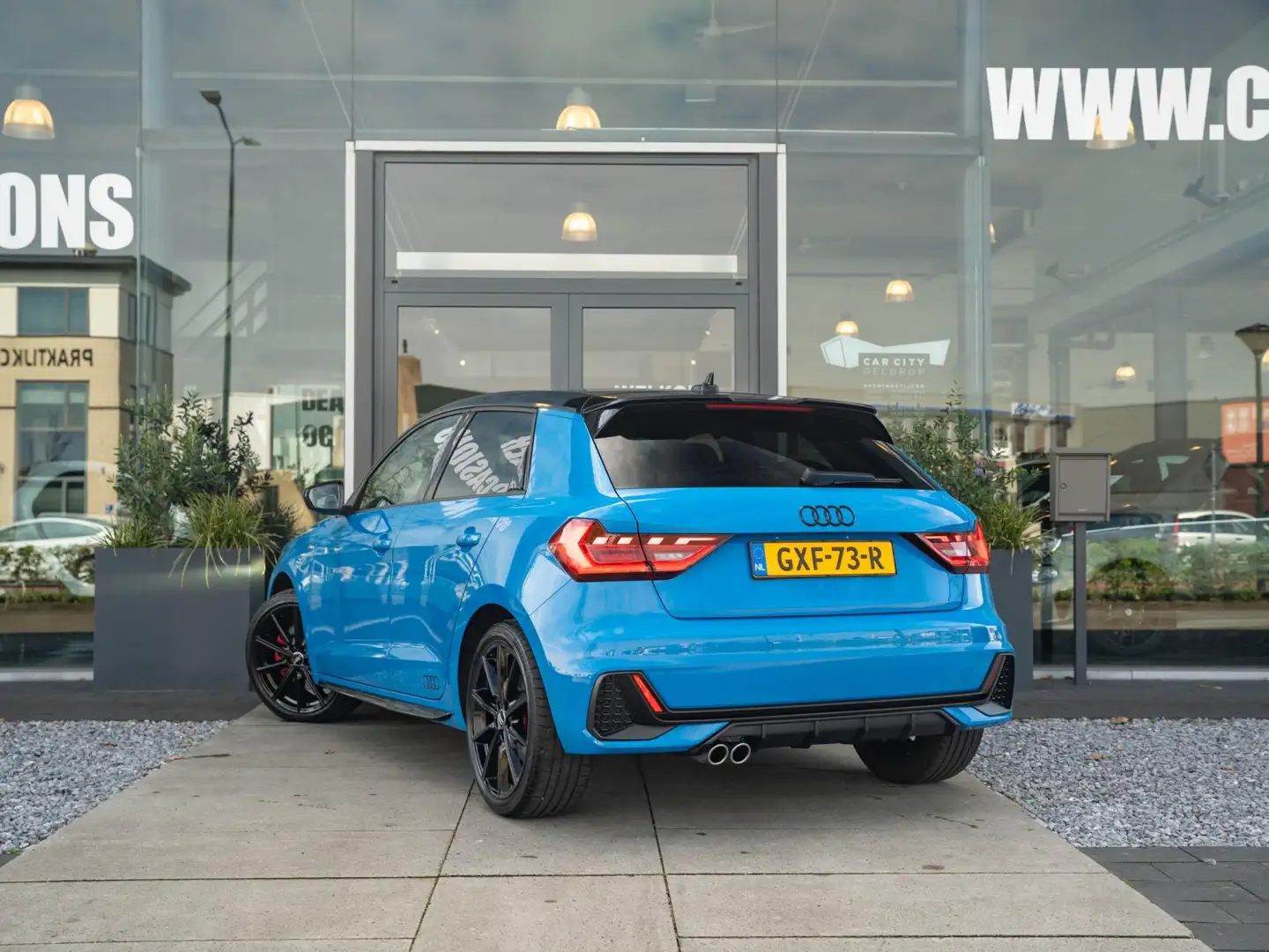 Audi A1 Sportback 40 TFSI Pro Line S-line / Keyless / Stoe Blauw - 2