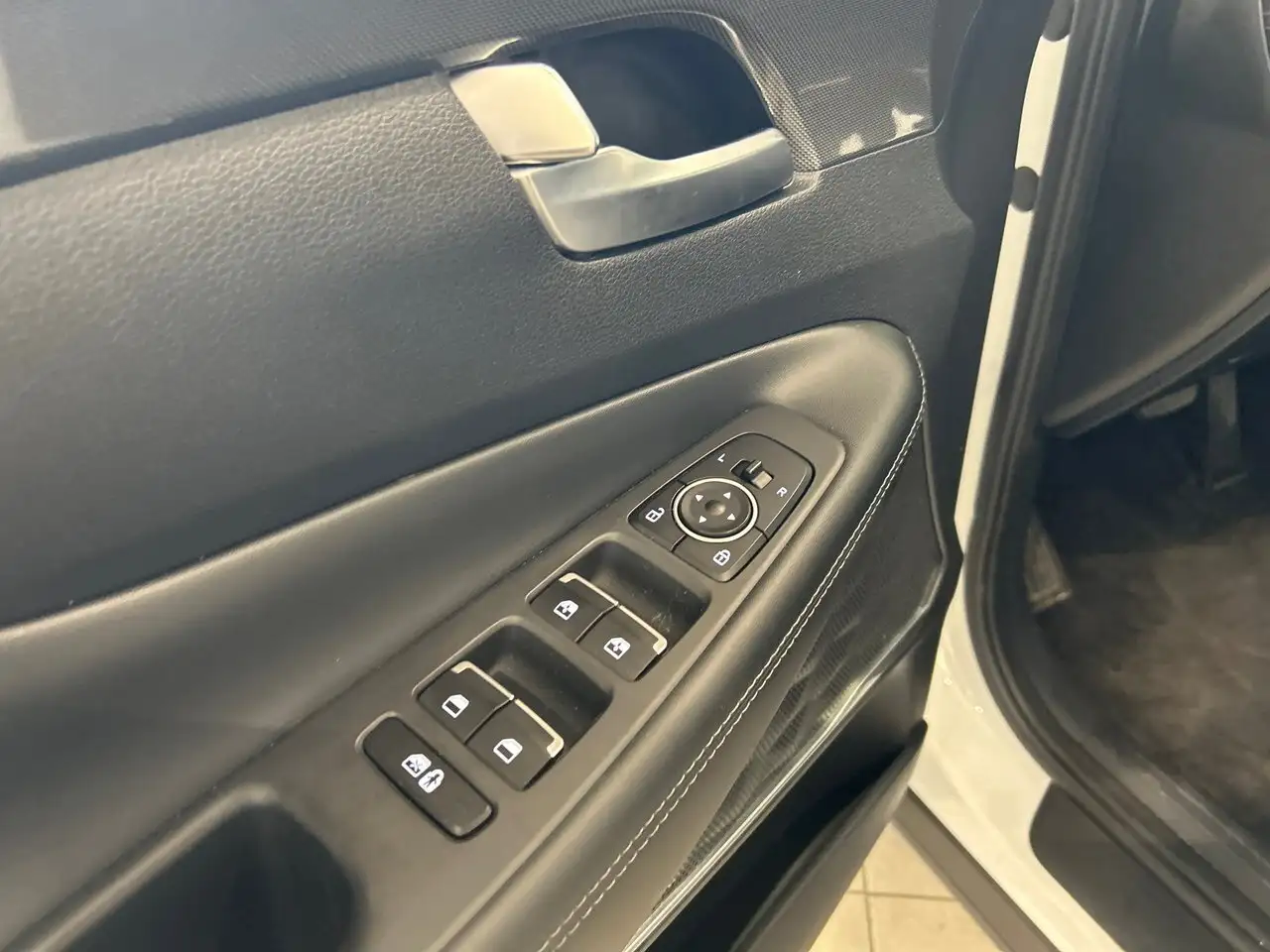 Hyundai SANTA FE снимка Hyundai SANTA FE