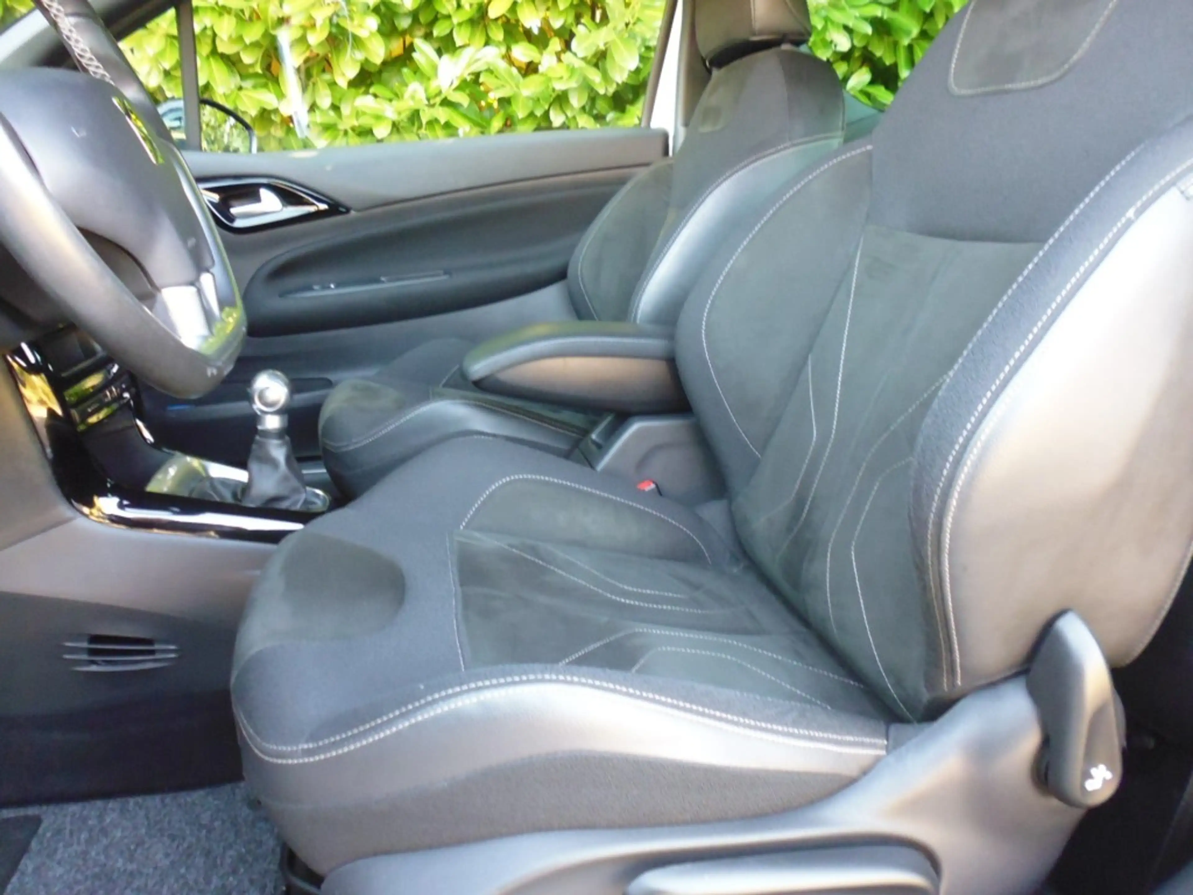 DS Automobiles DS 3 1.2 PureTech So Chic CRUISE LED ESP PDC ECC — photo 12