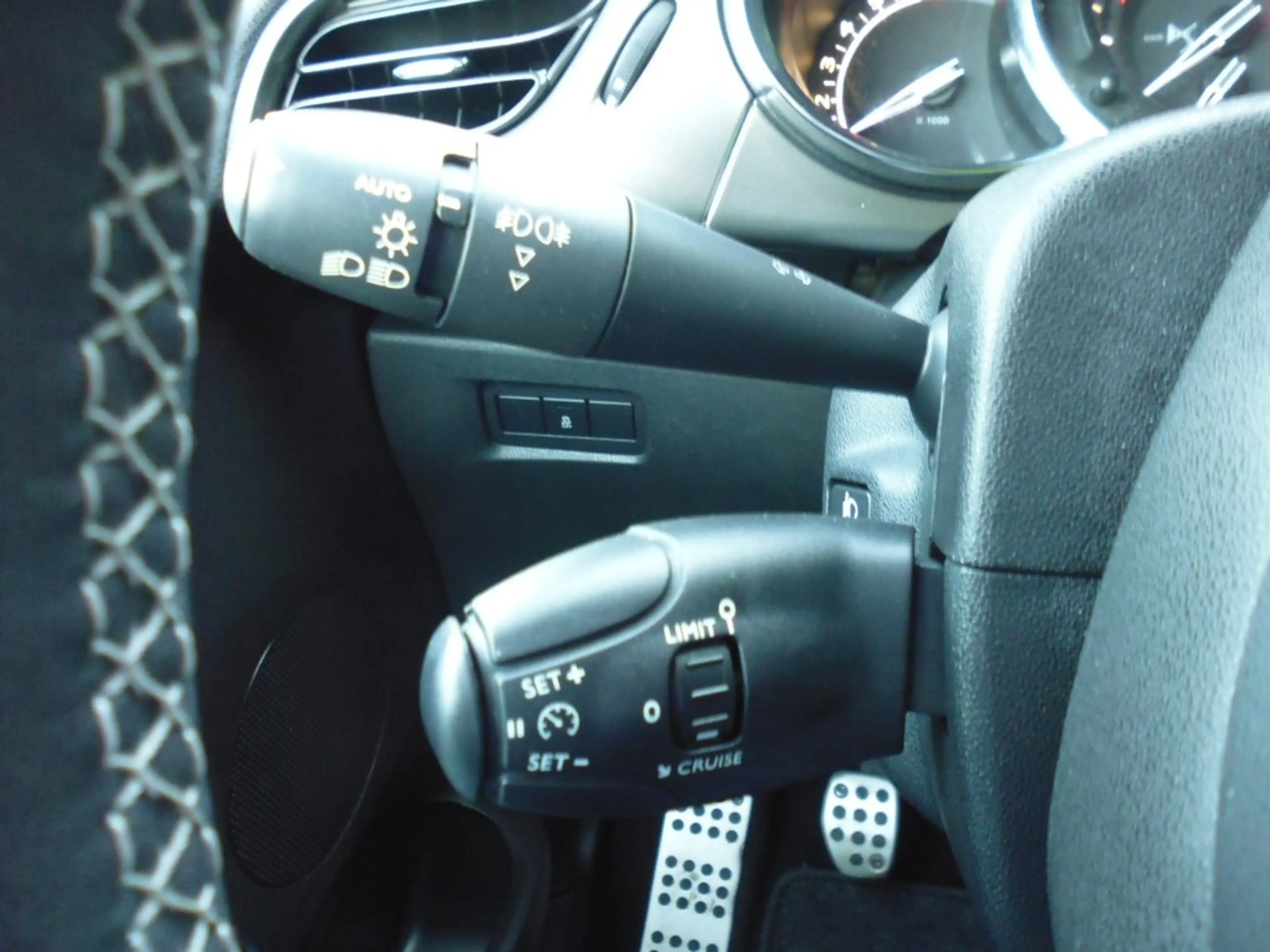 DS Automobiles DS 3 1.2 PureTech So Chic CRUISE LED ESP PDC ECC — photo 9