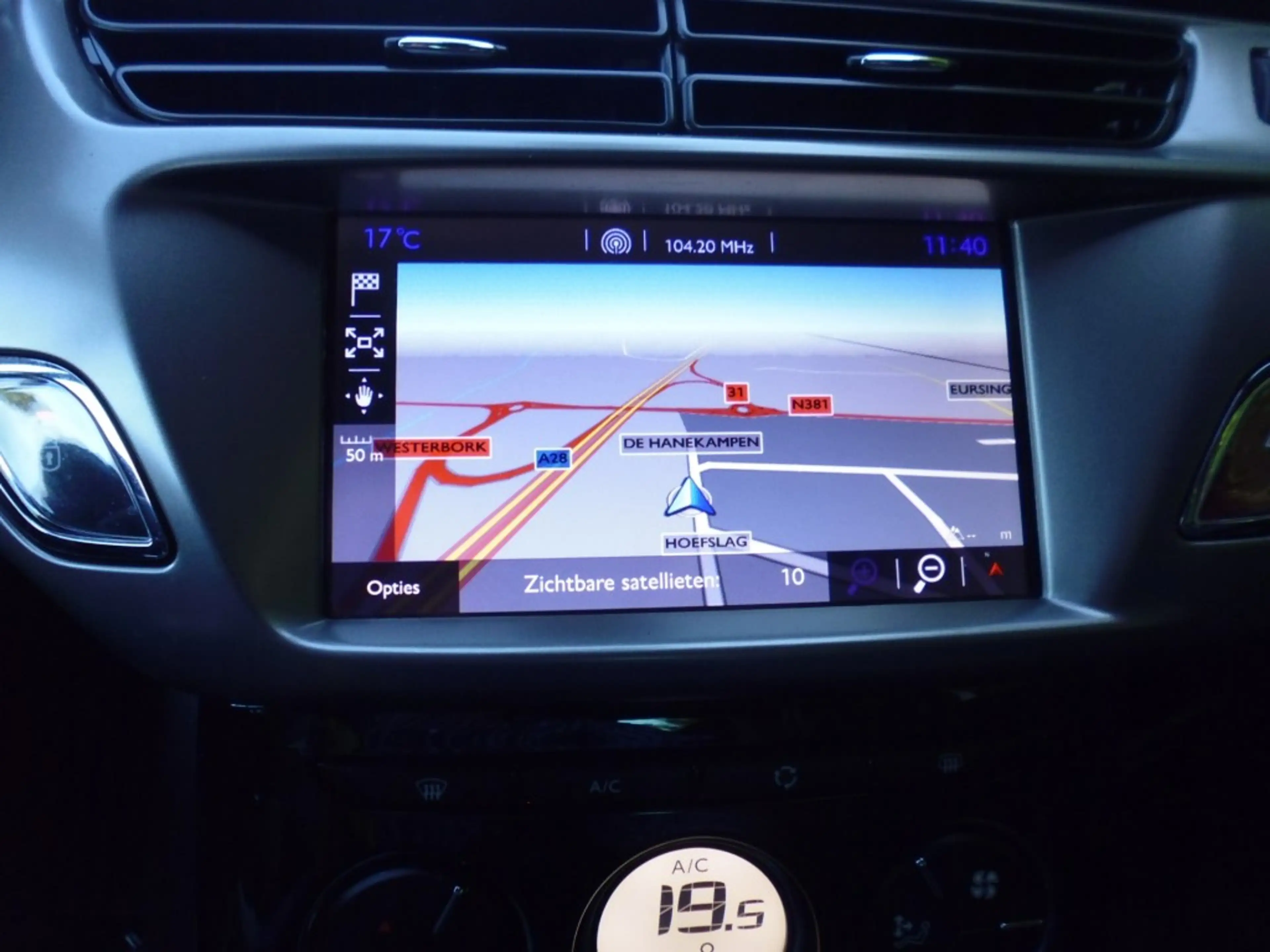 DS Automobiles DS 3 1.2 PureTech So Chic CRUISE LED ESP PDC ECC — photo 6