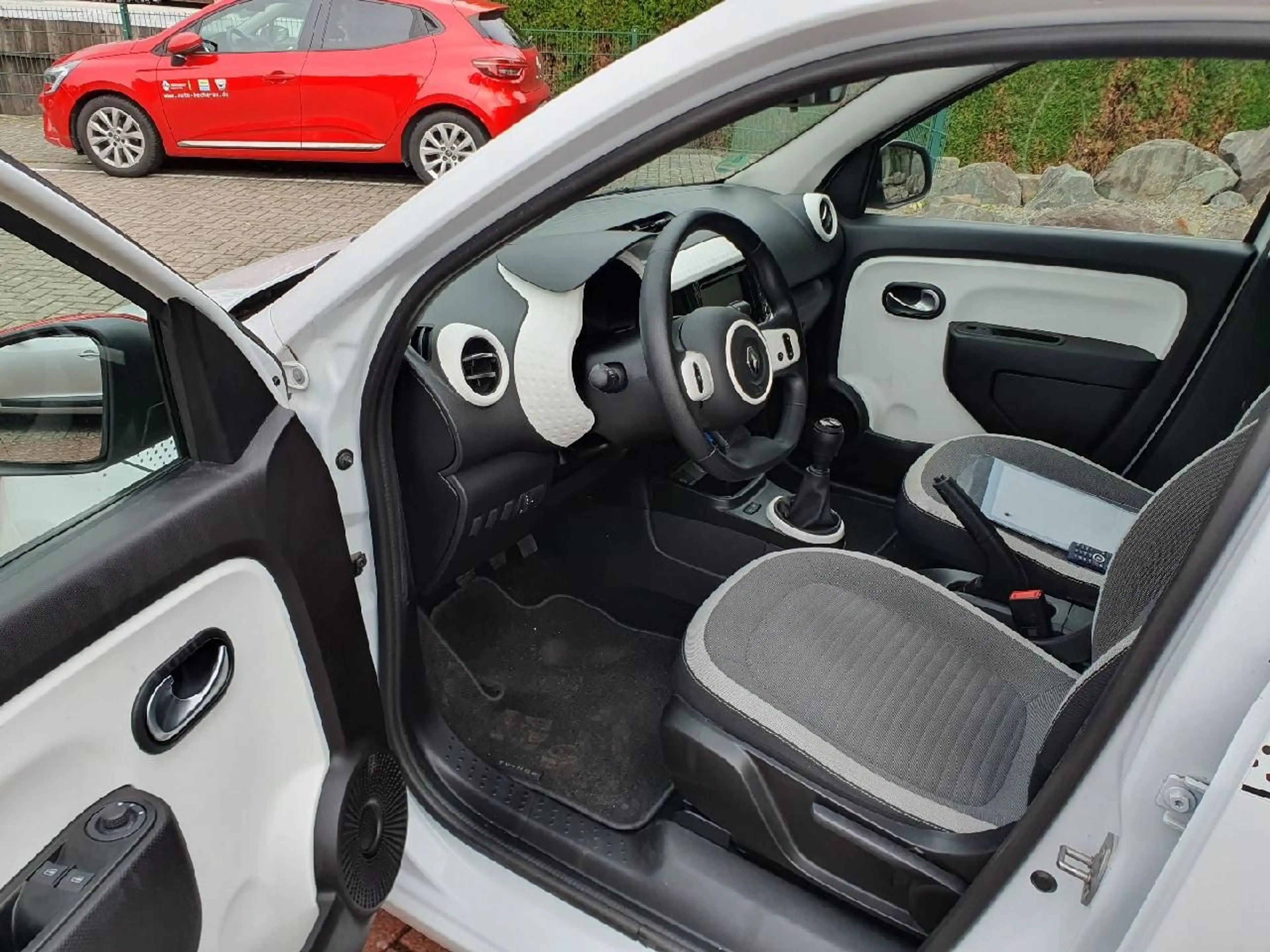 Renault Twingo Equilibre — photo 10