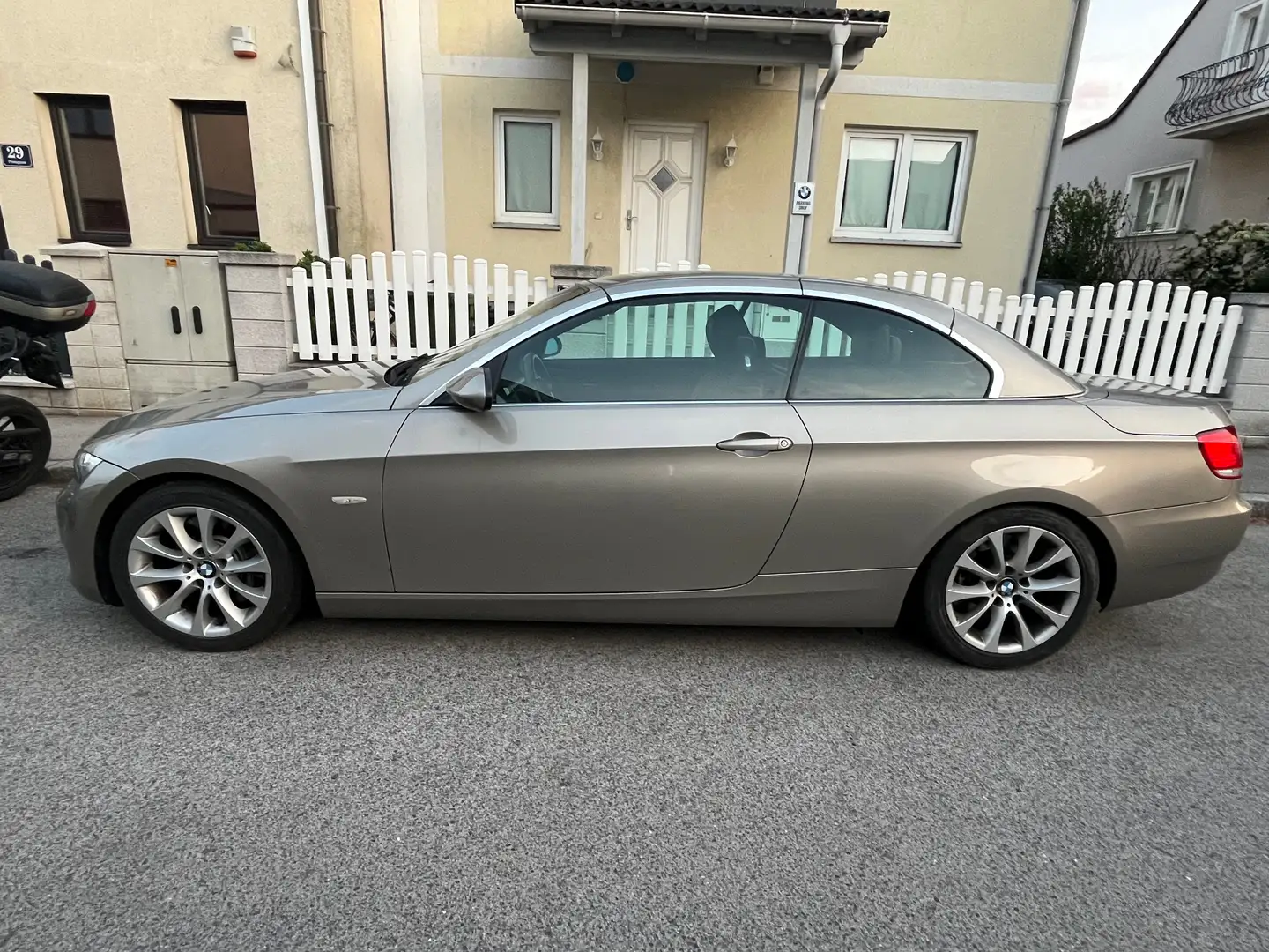 BMW 335 335i Cabrio Aut. Gold - 1