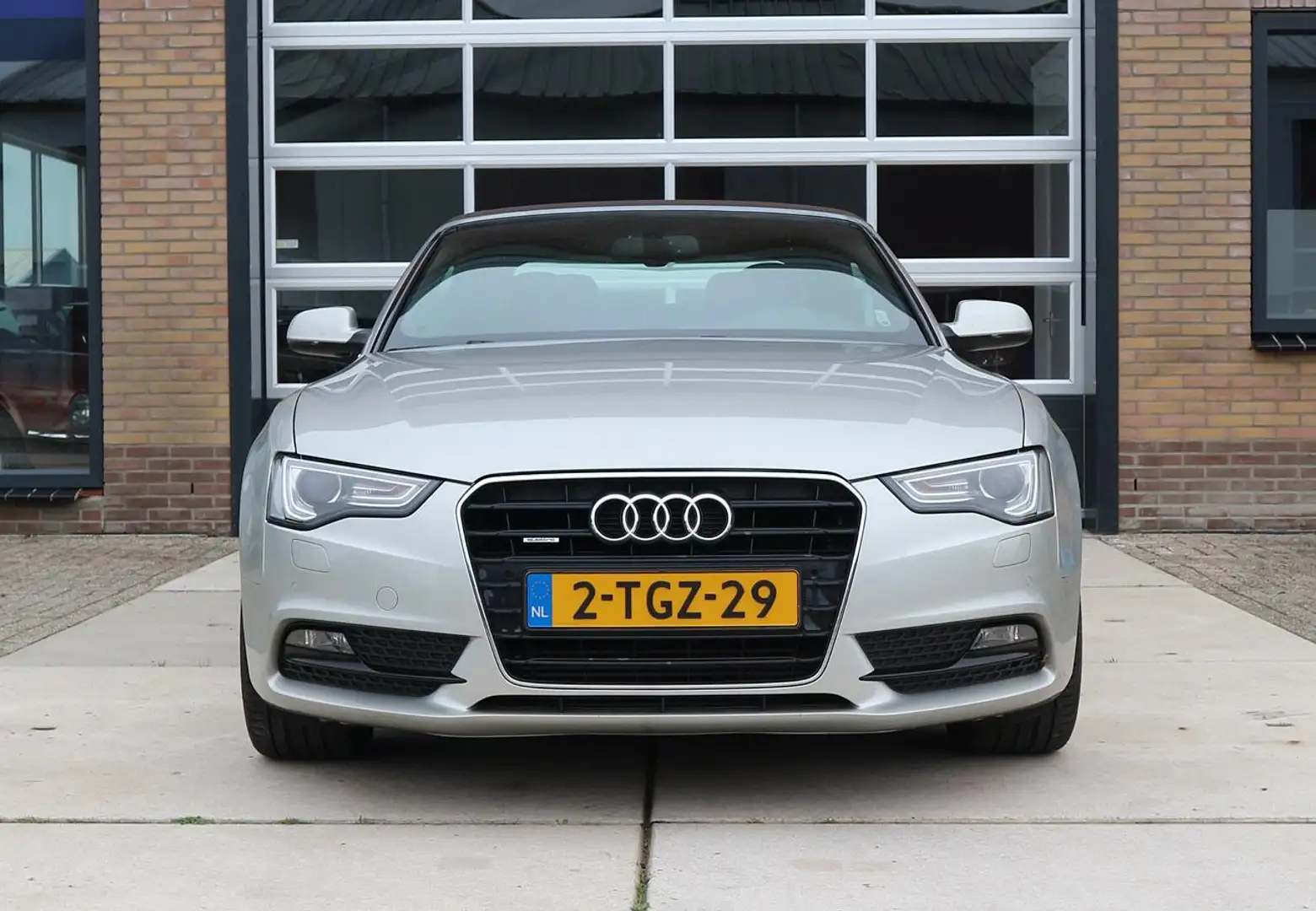 Audi A5 Cabriolet 2.0 TFSI quattro S-tronic Nekverwarming Grijs - 2