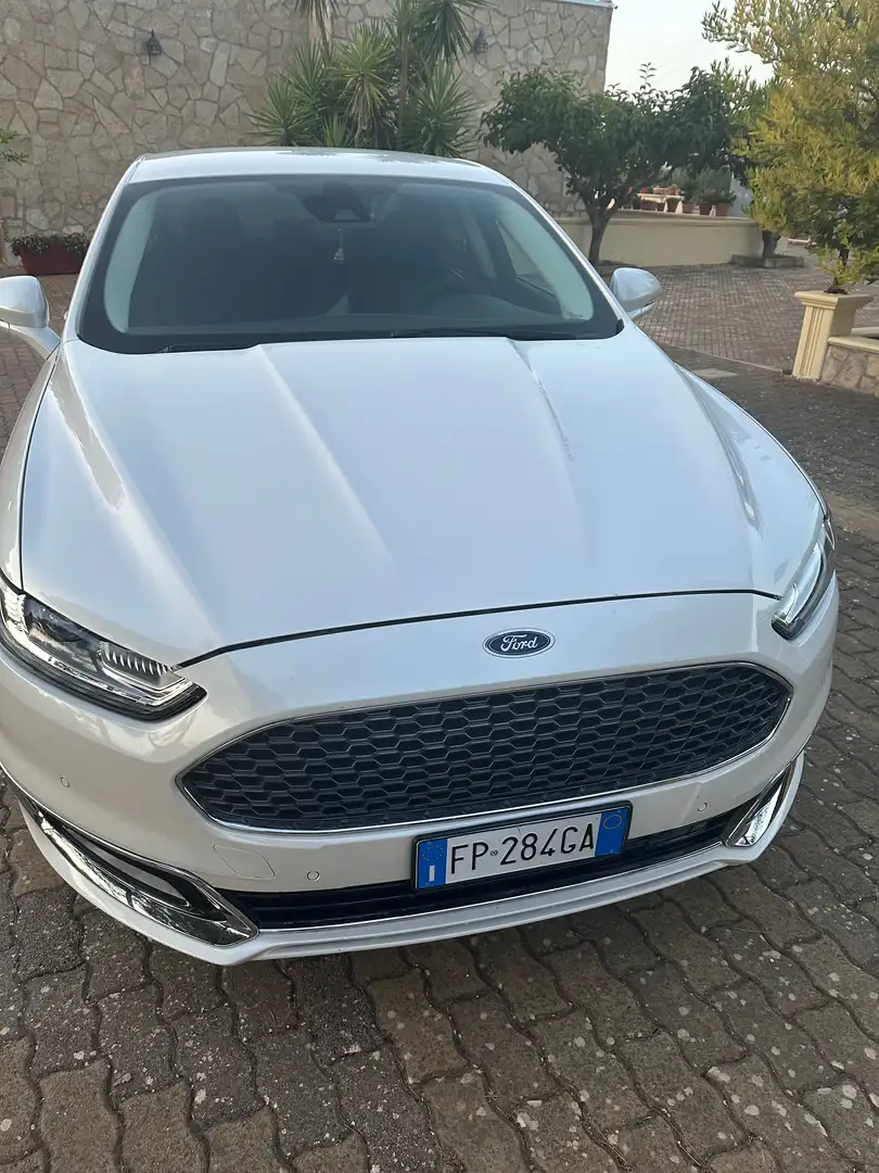 Ford Mondeo Mondeo hybrid 2.0 187 CV eCVT Vignale Bianco - 2