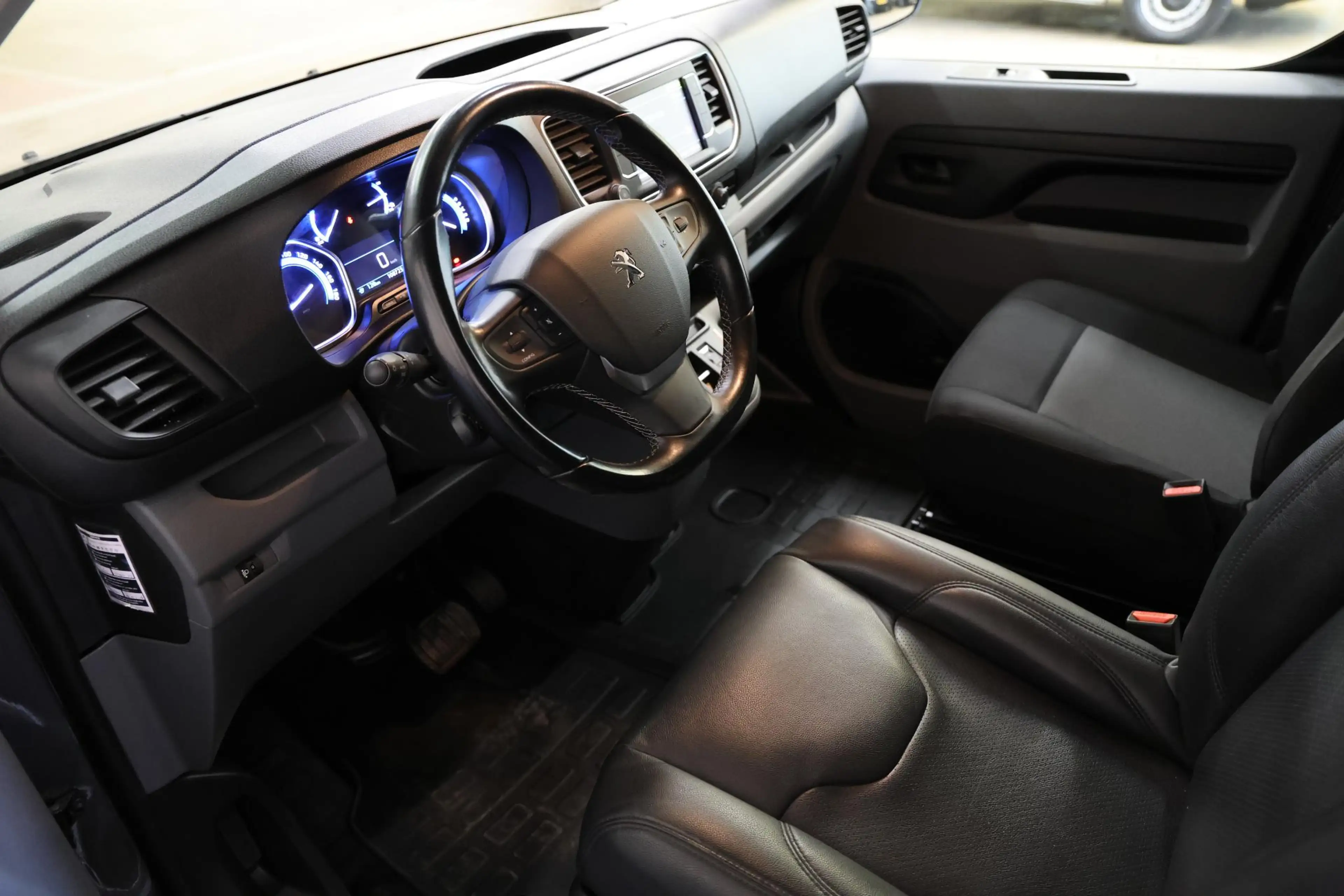 Peugeot e-Expert Premium 75 kWh LANG Camera Carplay — photo 8