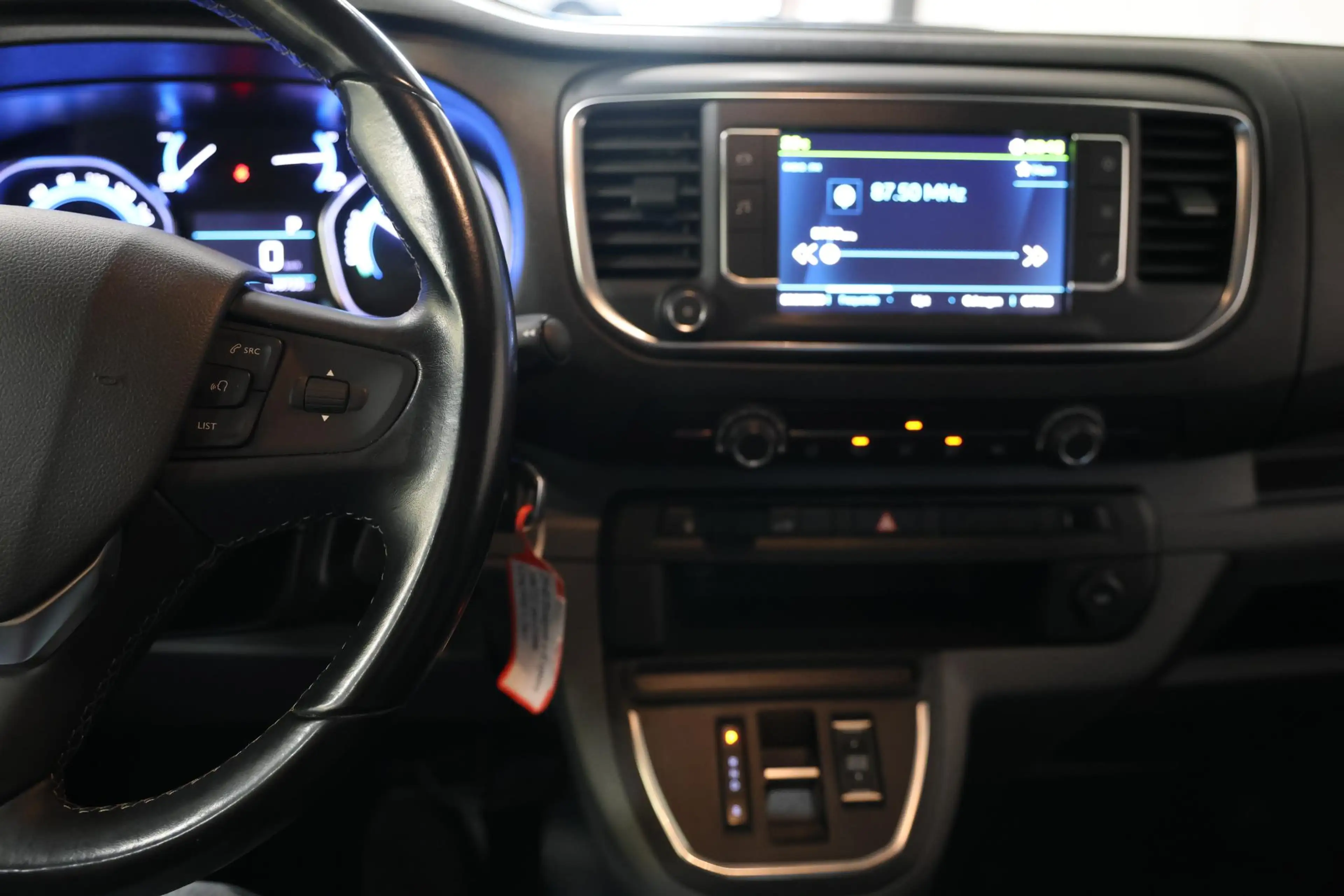 Peugeot e-Expert Premium 75 kWh LANG Camera Carplay — photo 9
