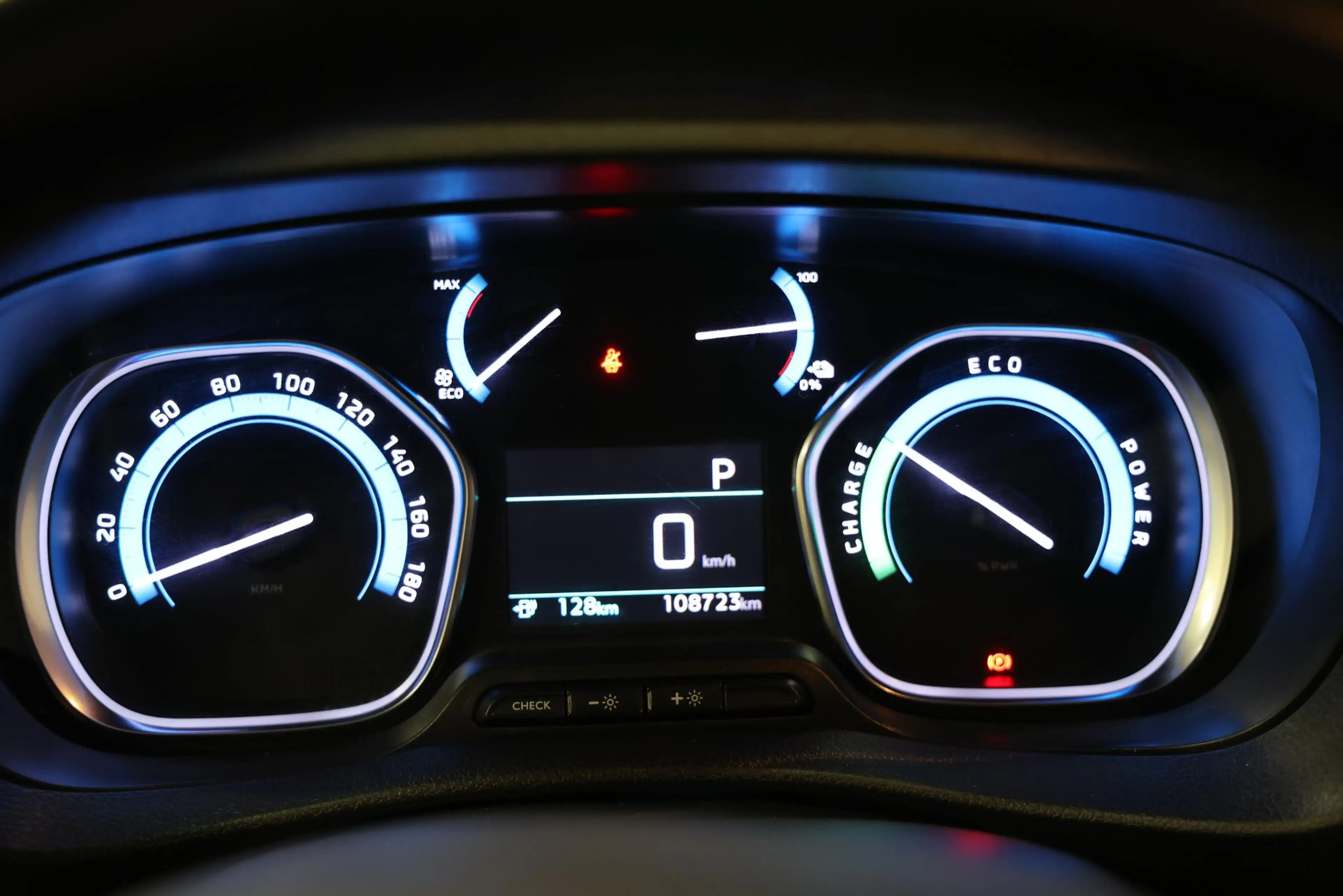 Peugeot e-Expert Premium 75 kWh LANG Camera Carplay — photo 14