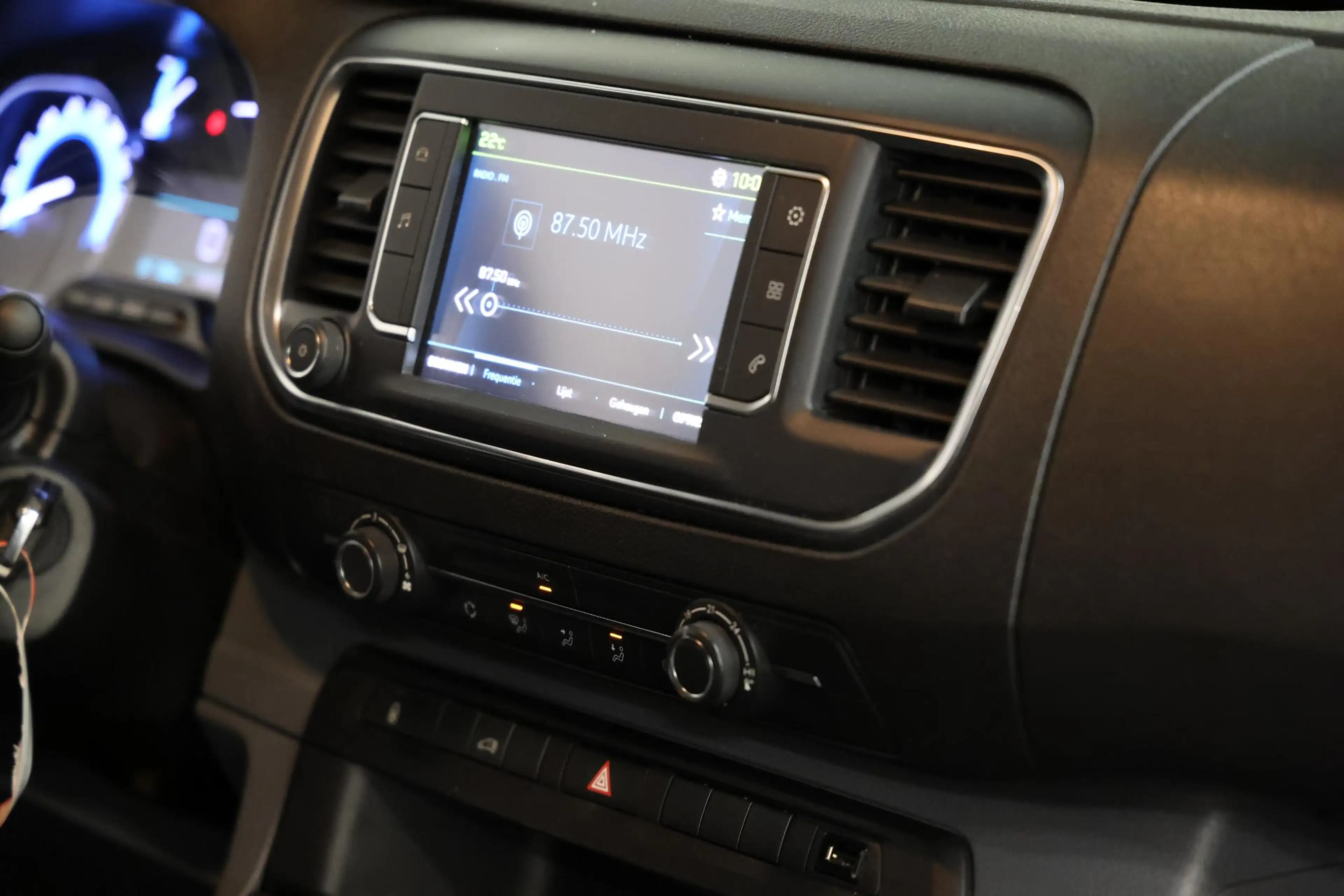 Peugeot e-Expert Premium 75 kWh LANG Camera Carplay — photo 15
