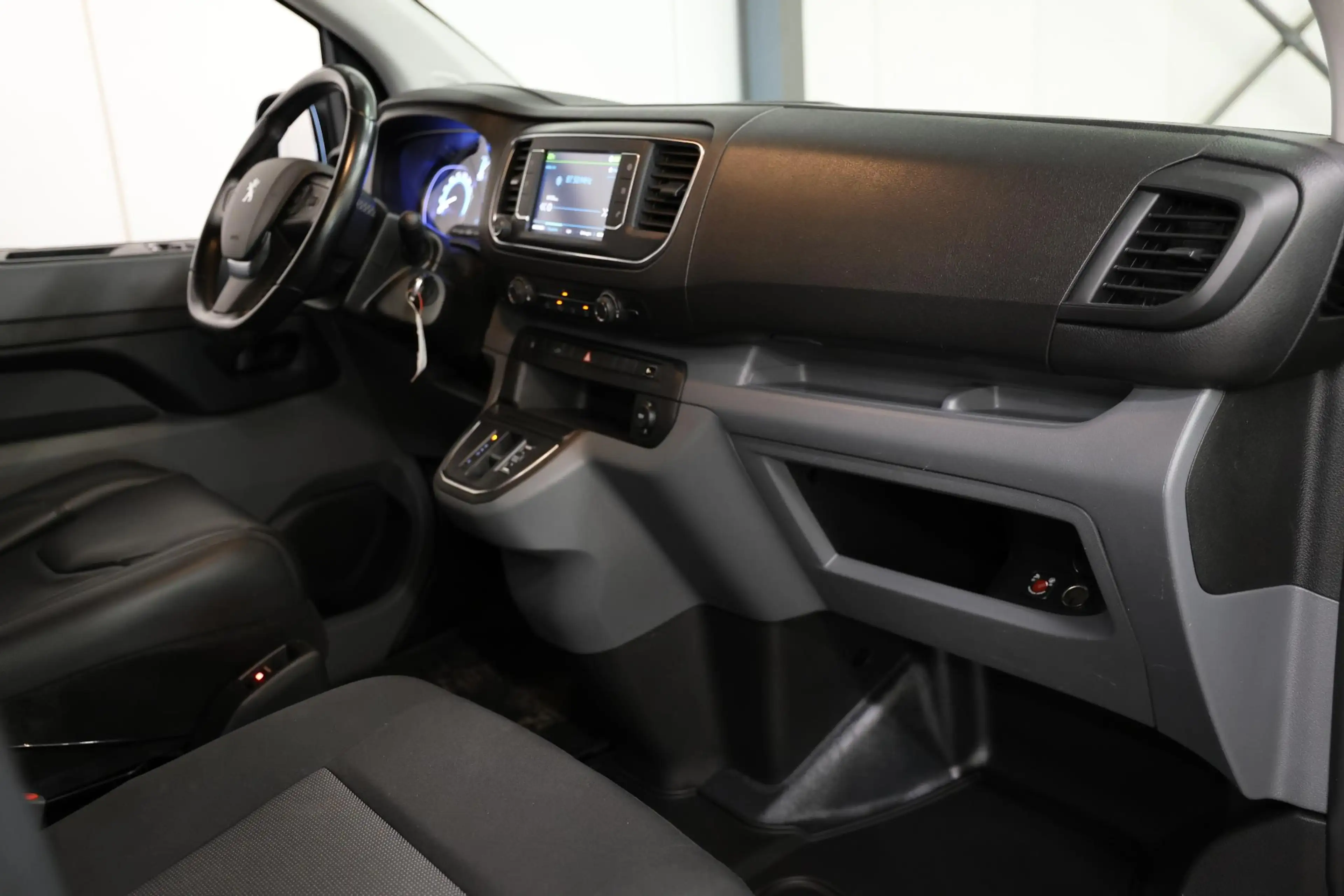 Peugeot e-Expert Premium 75 kWh LANG Camera Carplay — photo 20