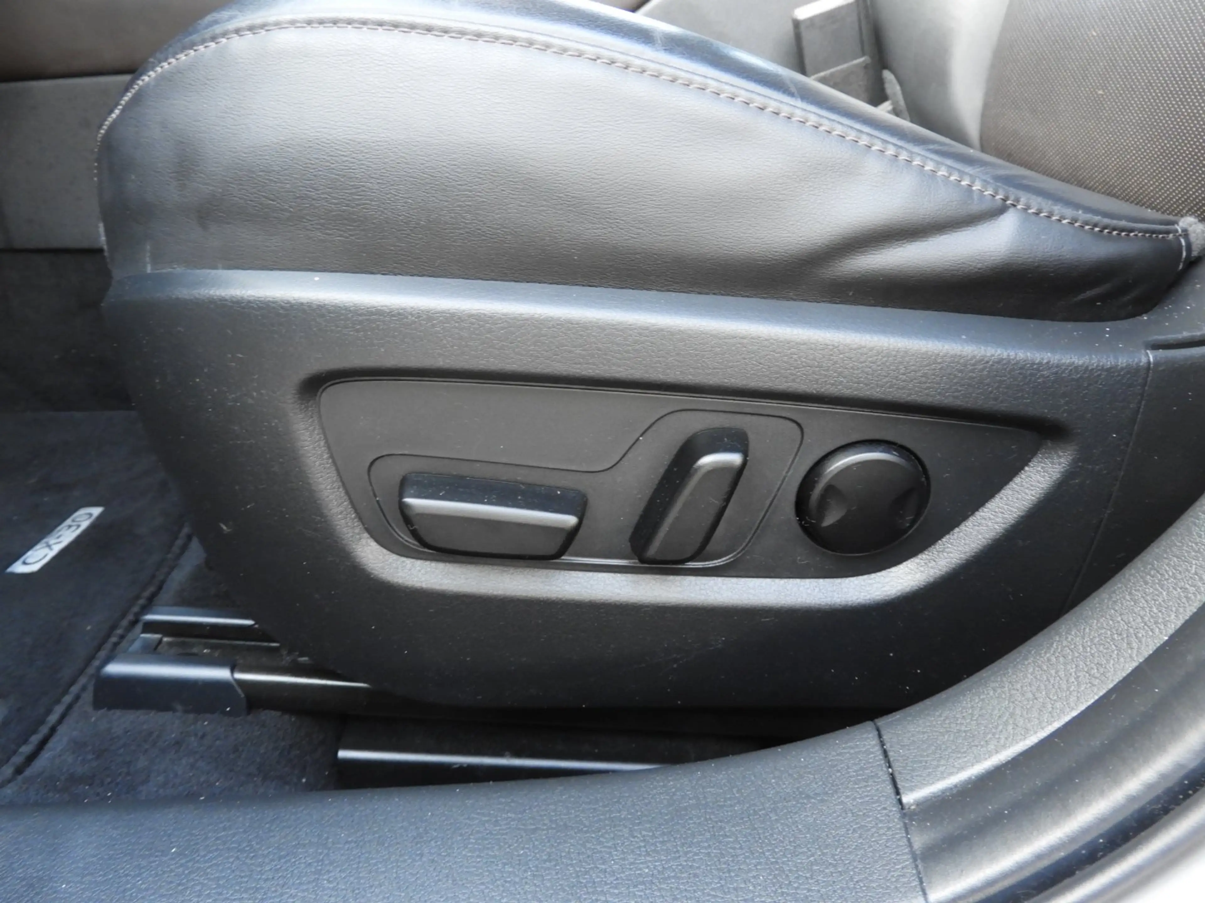 Mazda CX-30 2.0 e-SkyActive-X-M Hybridcomfort — photo 11