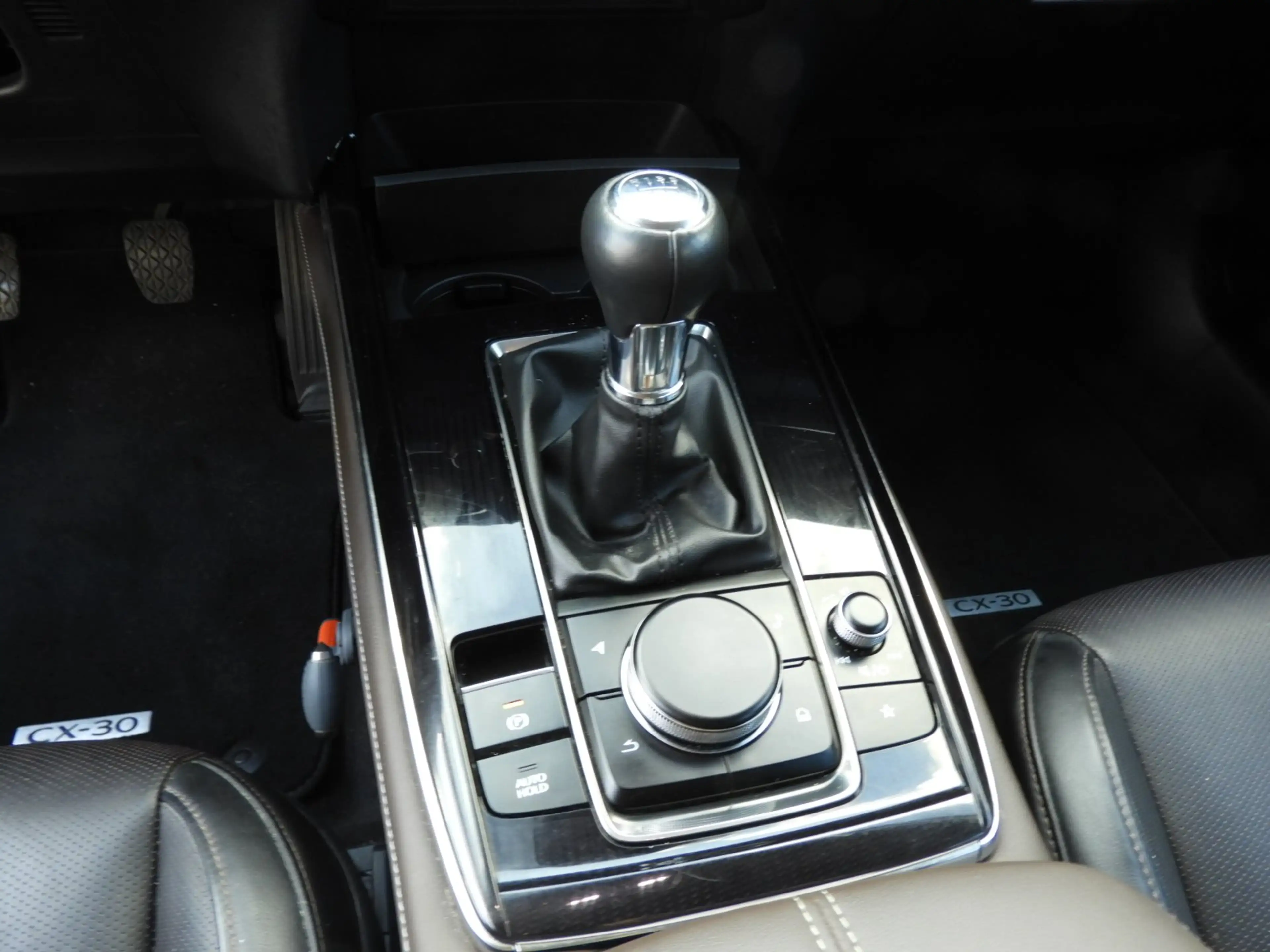 Mazda CX-30 2.0 e-SkyActive-X-M Hybridcomfort — photo 15