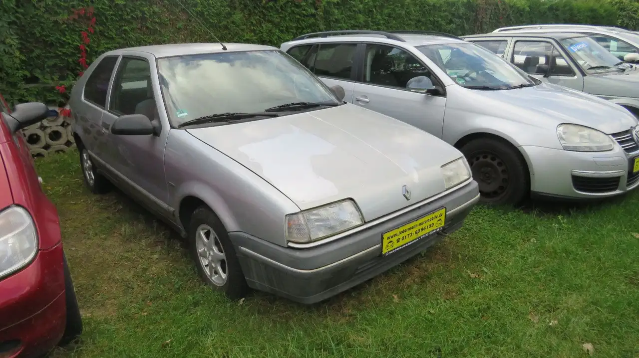 Renault R 19