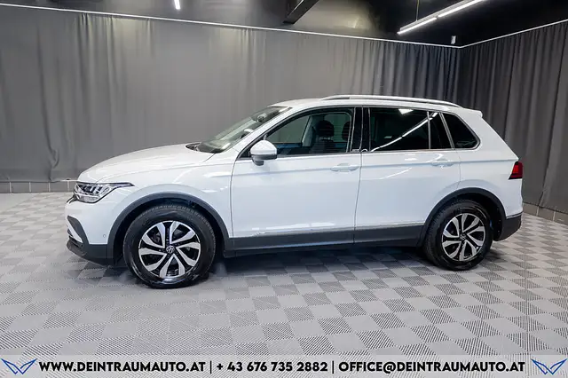 Volkswagen Tiguan view 5