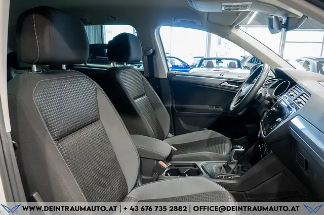 Volkswagen Tiguan view 12