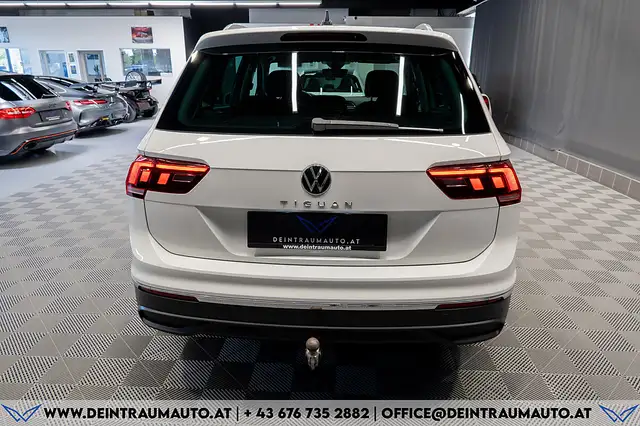 Volkswagen Tiguan view 8