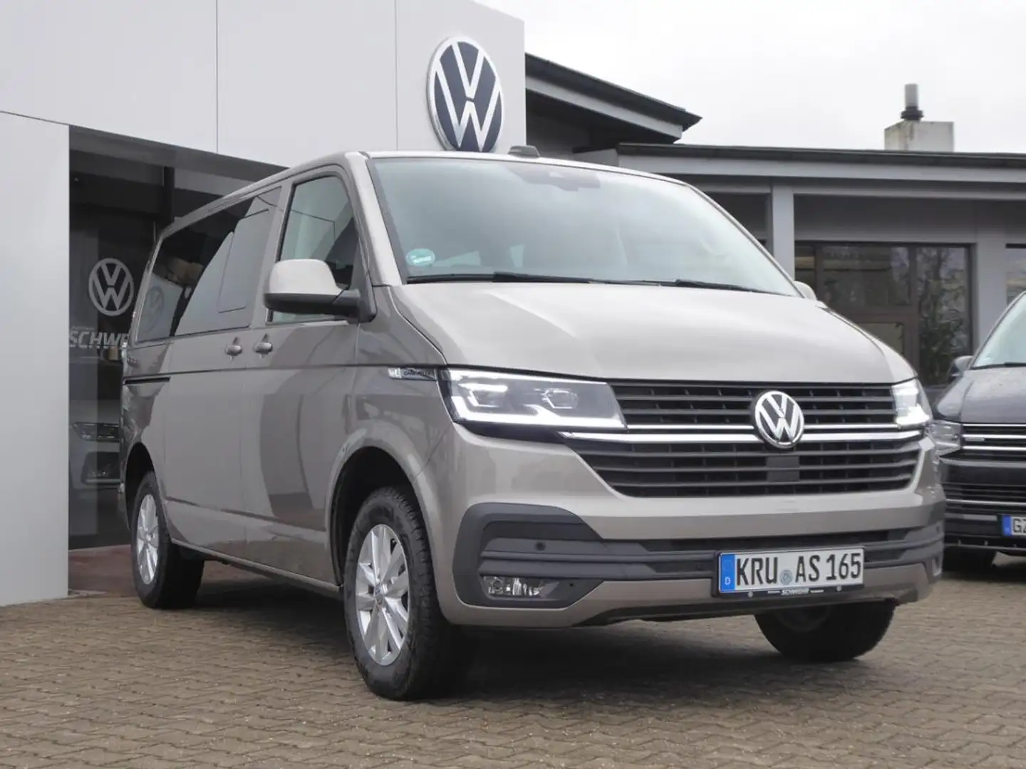 Volkswagen T6.1 Caravelle Trendline 2.0 TDI Beige - 2