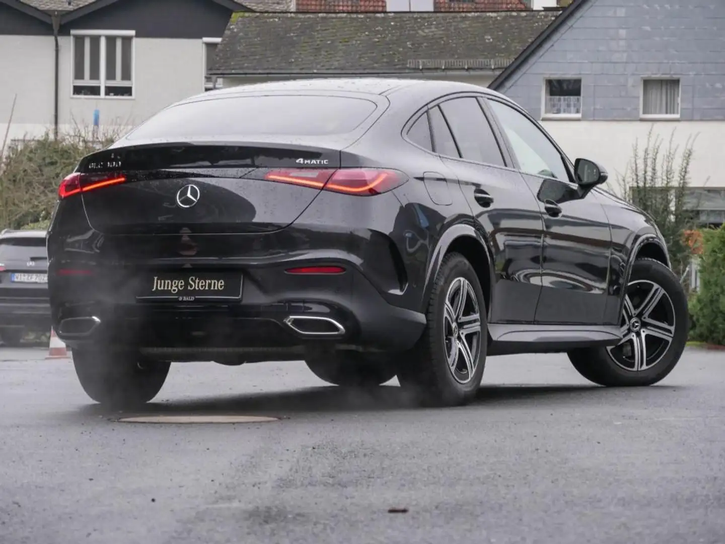 Mercedes-Benz GLC 300 4MATIC Coupé +AMG+MBUX+Sitzklima+Pano Grau - 2