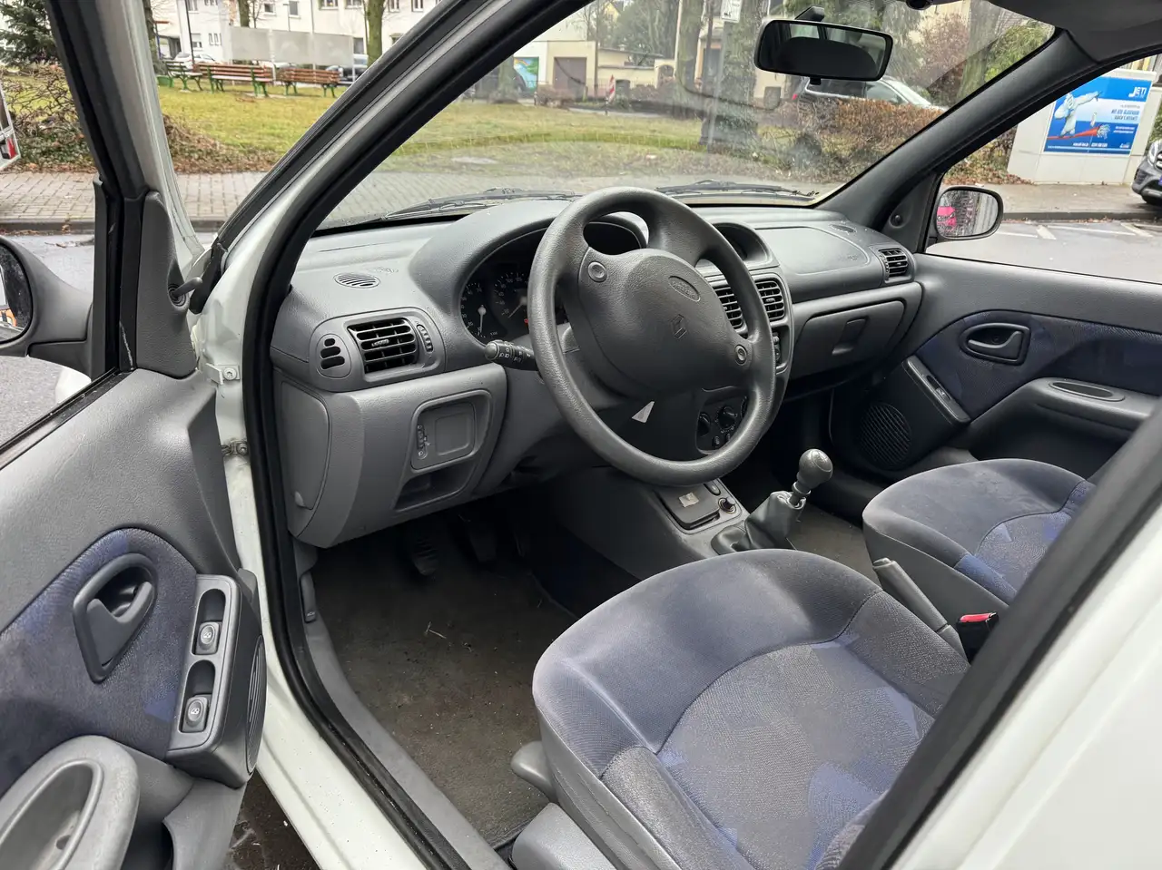 Renault Clio 1.4 / KLIMA / 1. HAND / TÜV NEU /, foto 10
