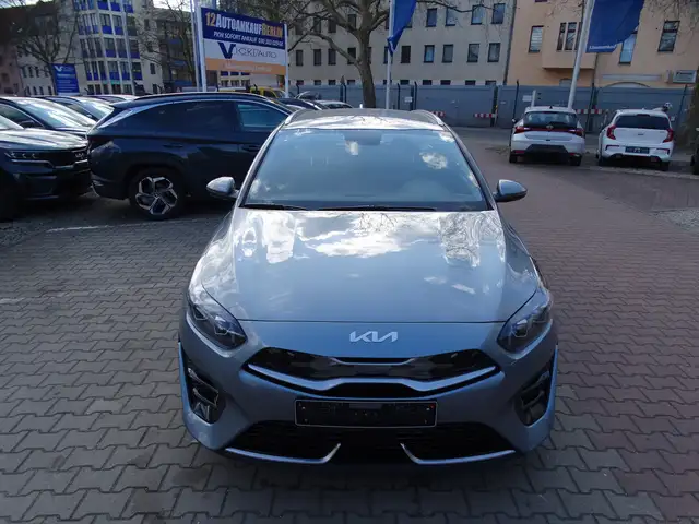 Kia Ceed view 2
