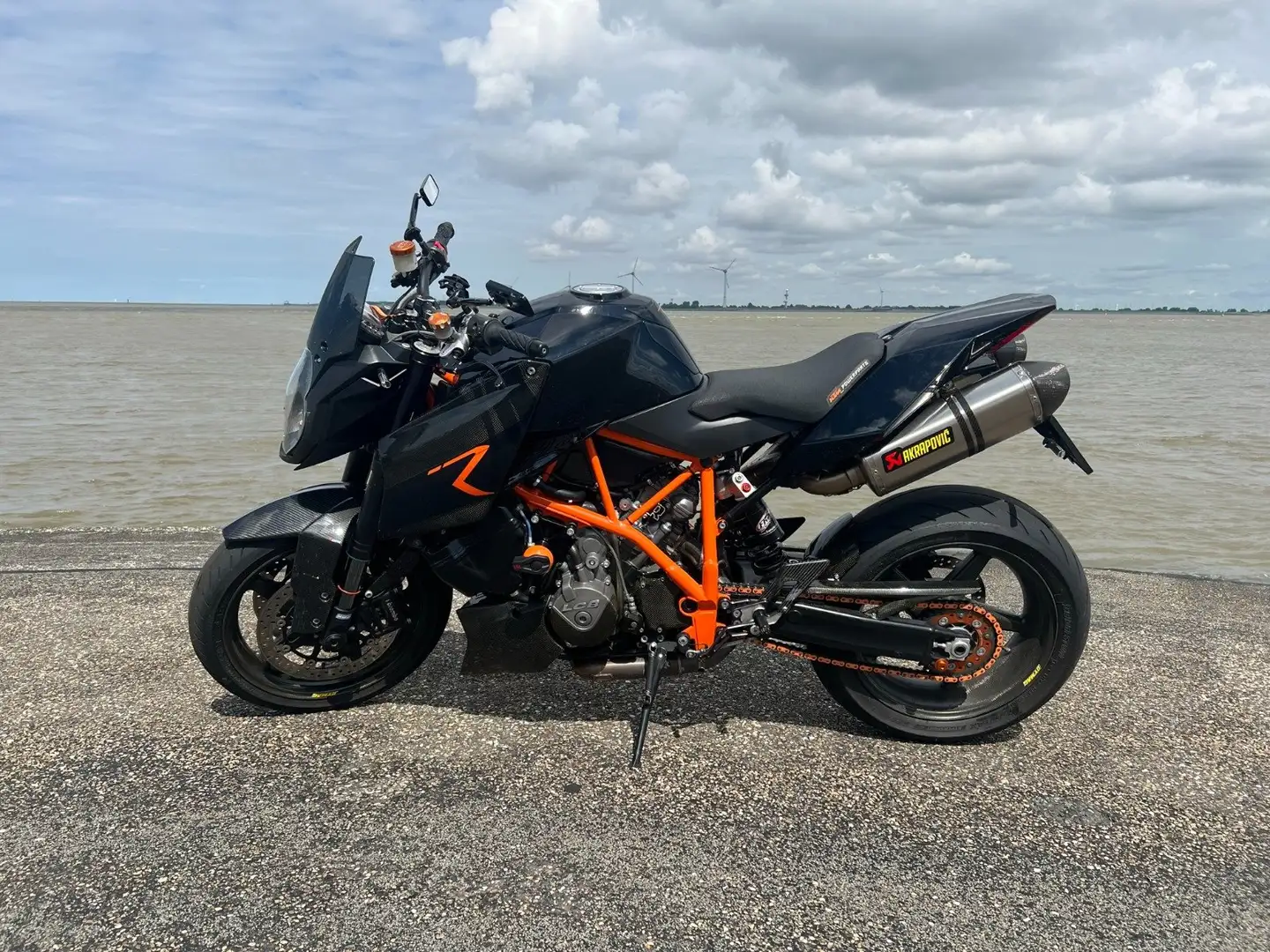 KTM 990 Super Duke R Negru - 2