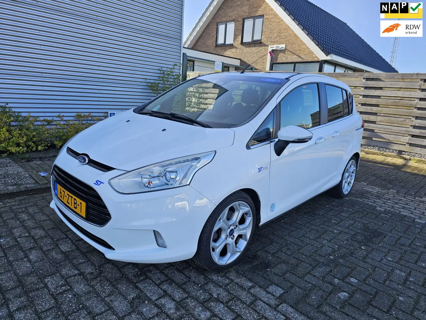 Ford B-Max 1.0 EcoBoost Titanium Panaromadak/Stoelverw. Bj:20 Wit - 1