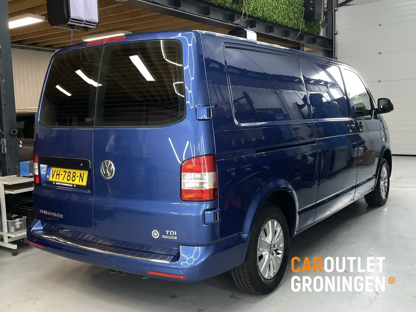 Volkswagen T5 Transporter 2.0 TDI L2H1 BM | AIRCO | CRUISE | NW DBRIEM - 2