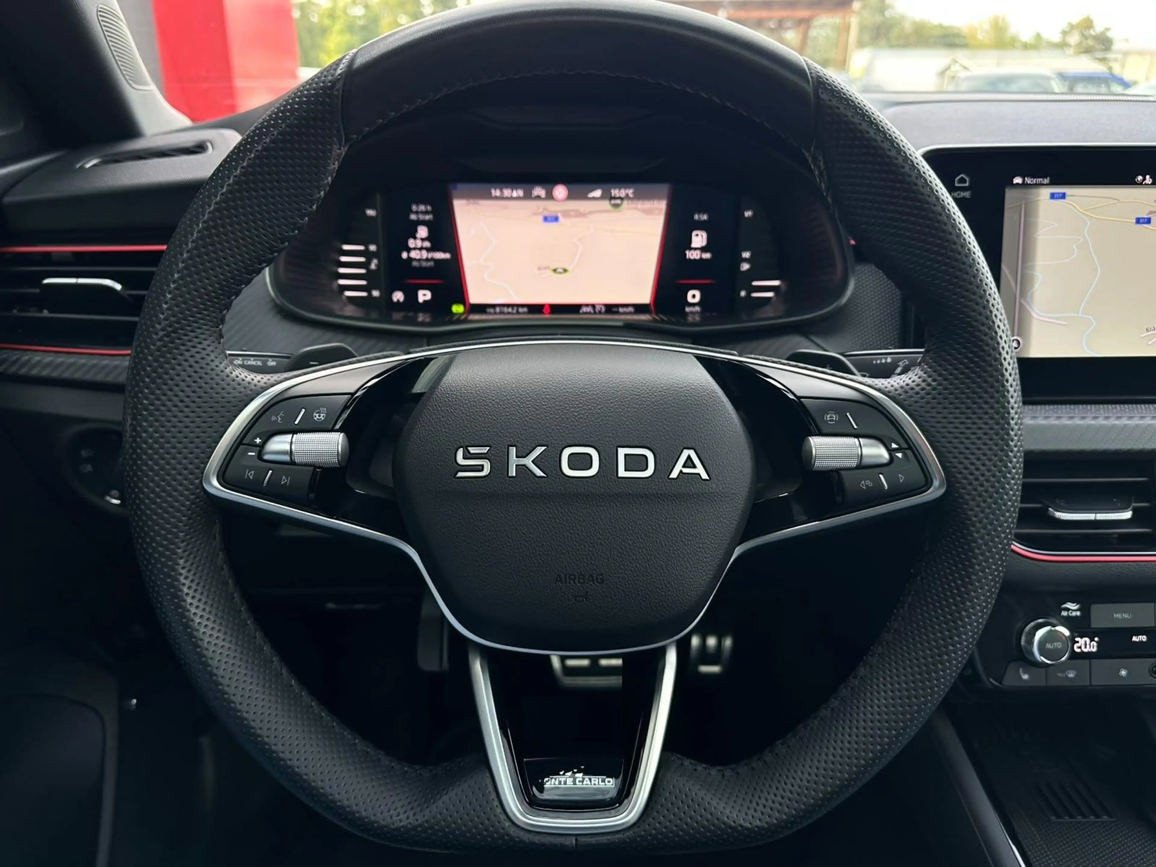 Skoda Scala 1.5TSI MONTE CARLO MATRIX#PANO#VIRTUAL#KEY — photo 15