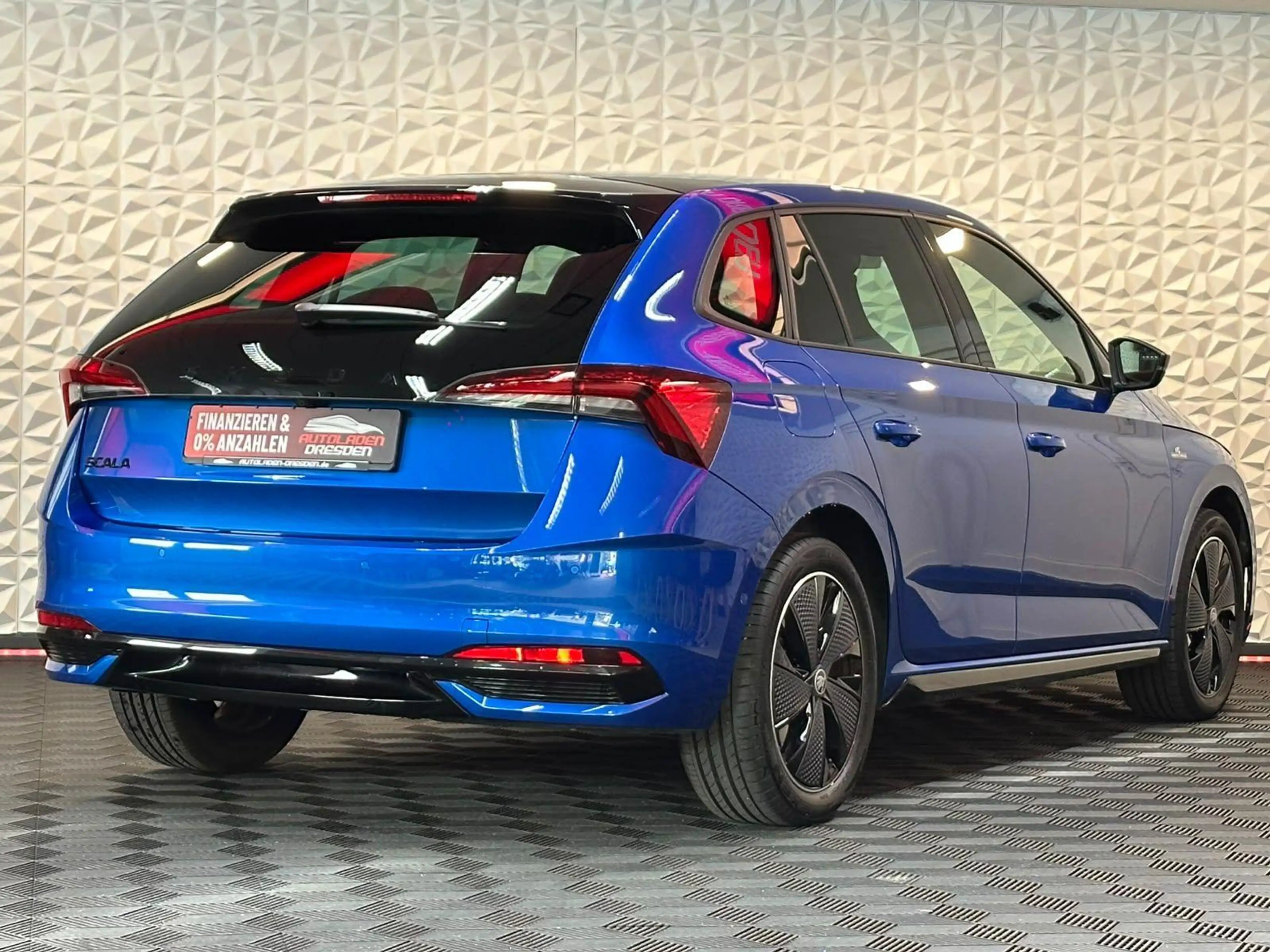 Skoda Scala 1.5TSI MONTE CARLO MATRIX#PANO#VIRTUAL#KEY — photo 8