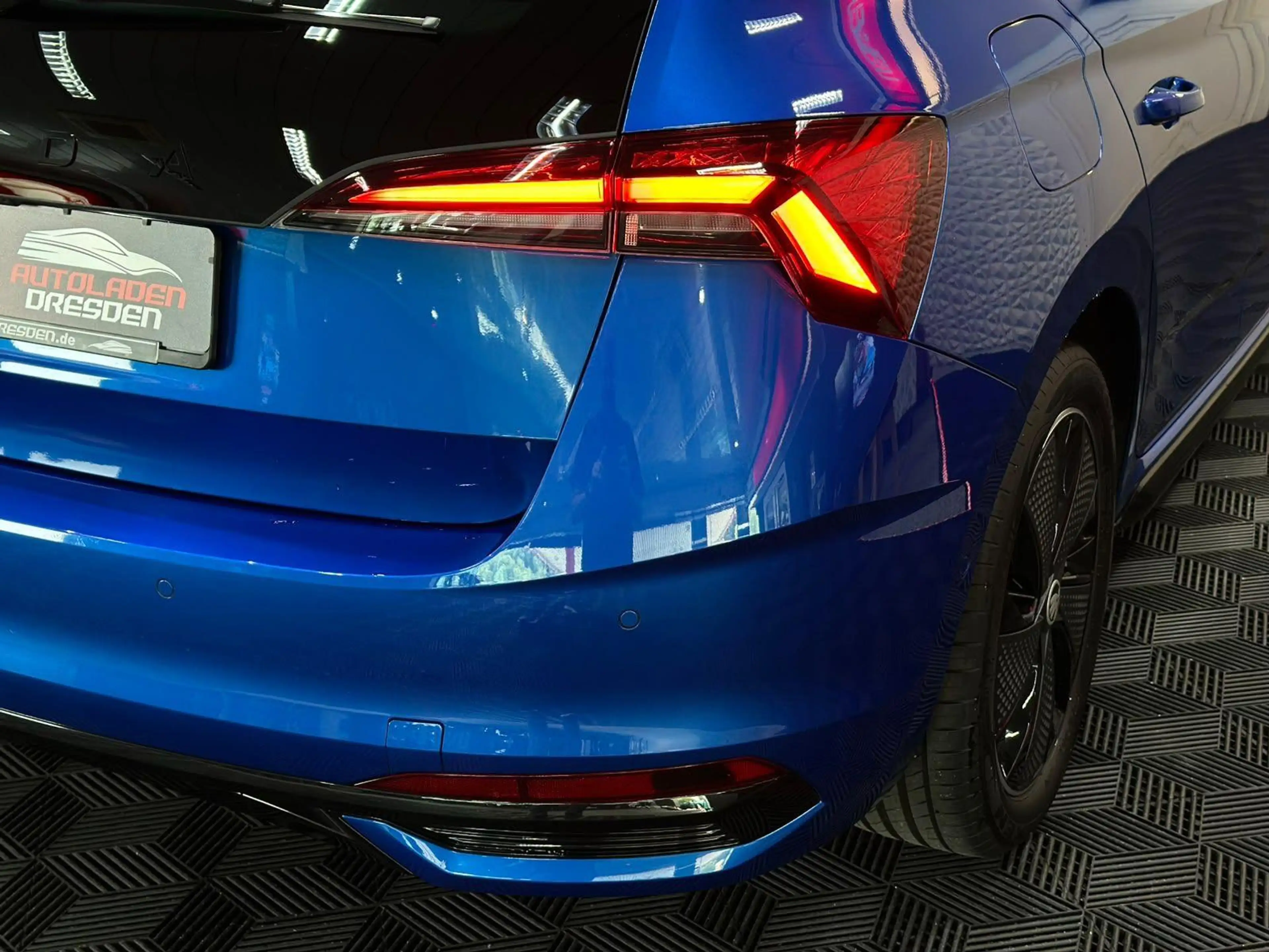 Skoda Scala 1.5TSI MONTE CARLO MATRIX#PANO#VIRTUAL#KEY — photo 11