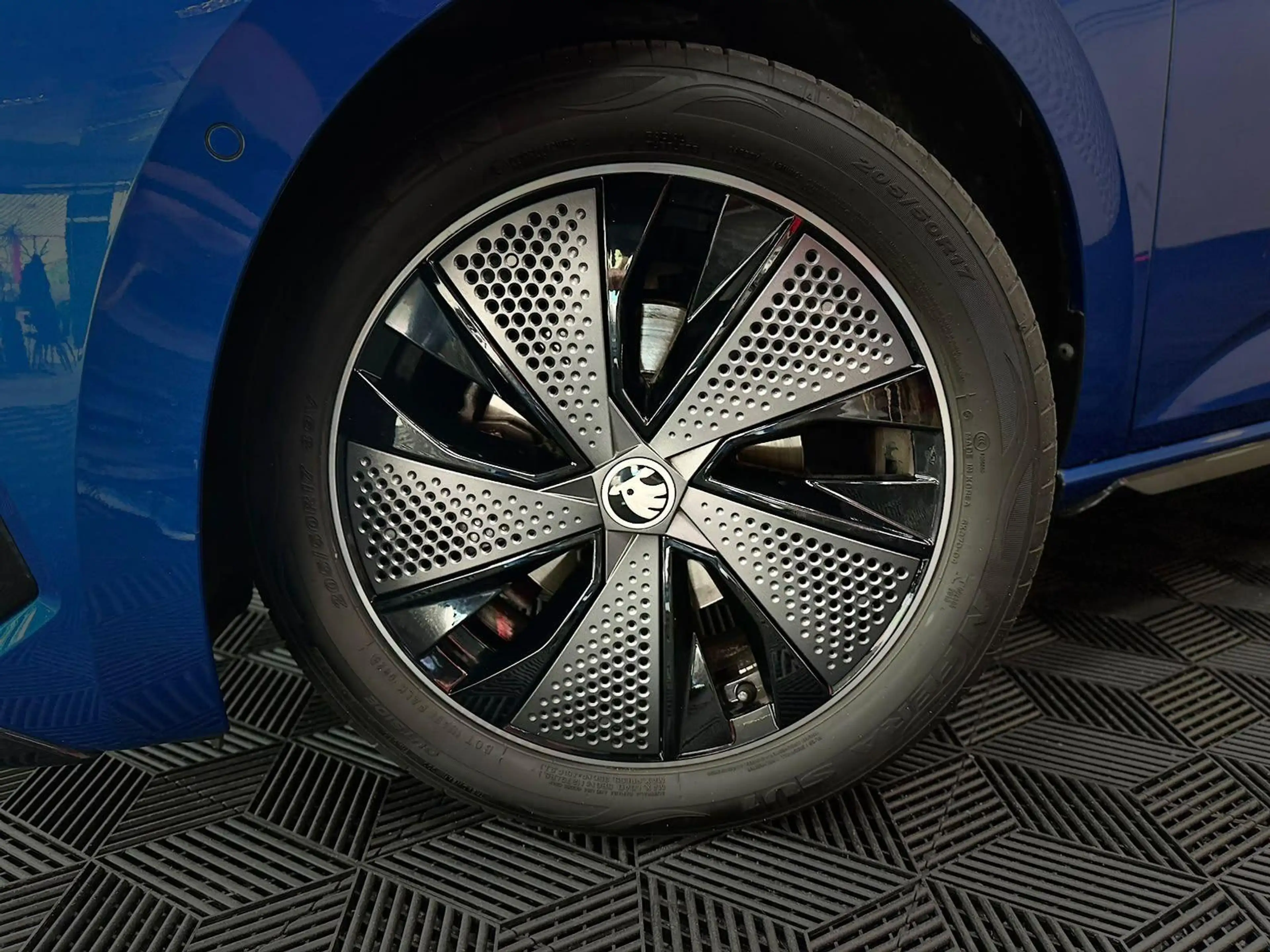 Skoda Scala 1.5TSI MONTE CARLO MATRIX#PANO#VIRTUAL#KEY — photo 12