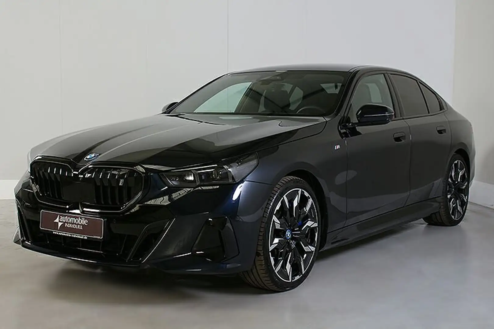 BMW i5 eDr.40 M Sport Pro ACC 21Zoll B&W HuD Individ Negro - 2