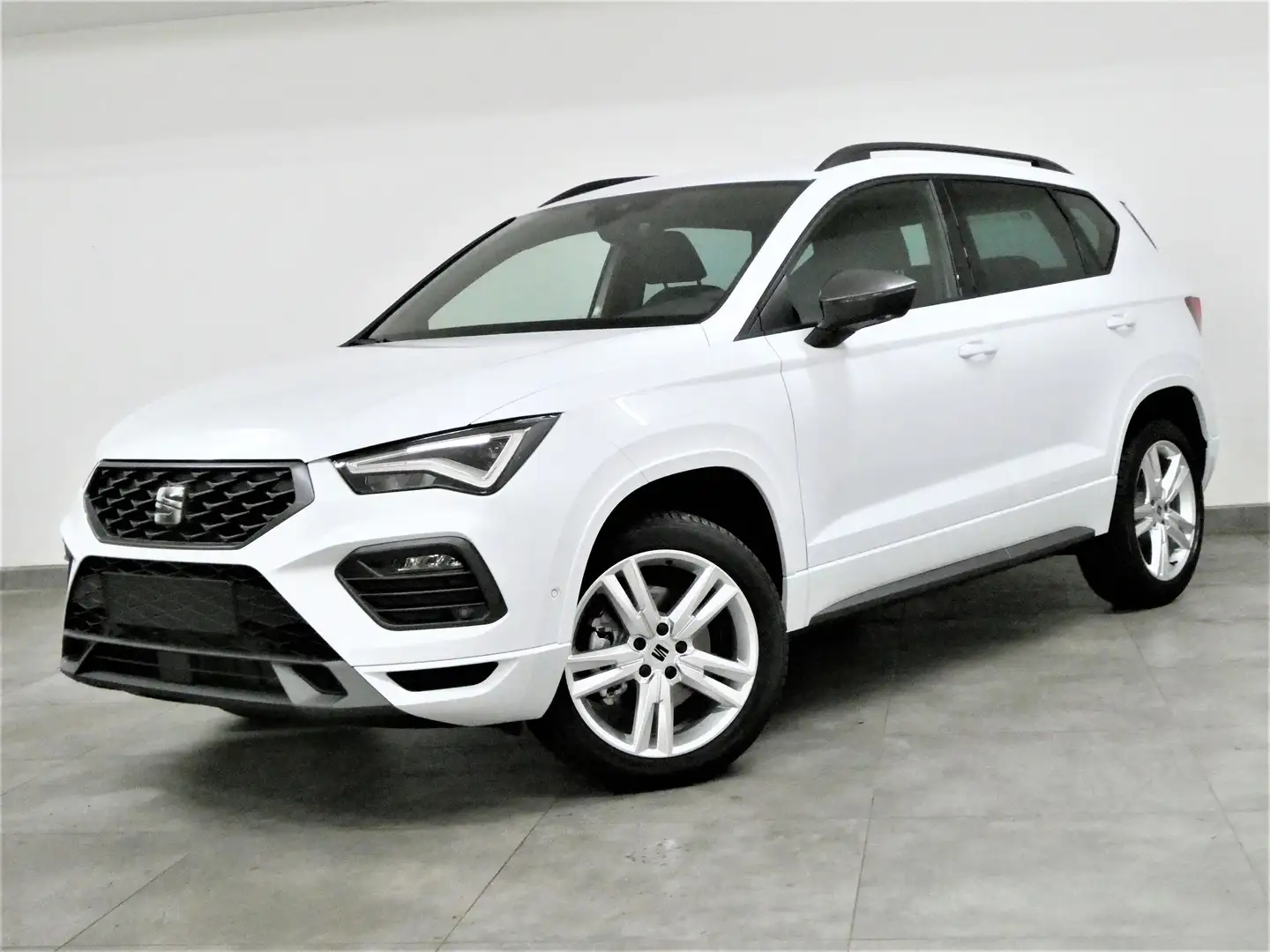 SEAT Ateca 2,0 FR TDI DSG LED Navi R-Kamera ACC FullLink Shz Weiß - 1