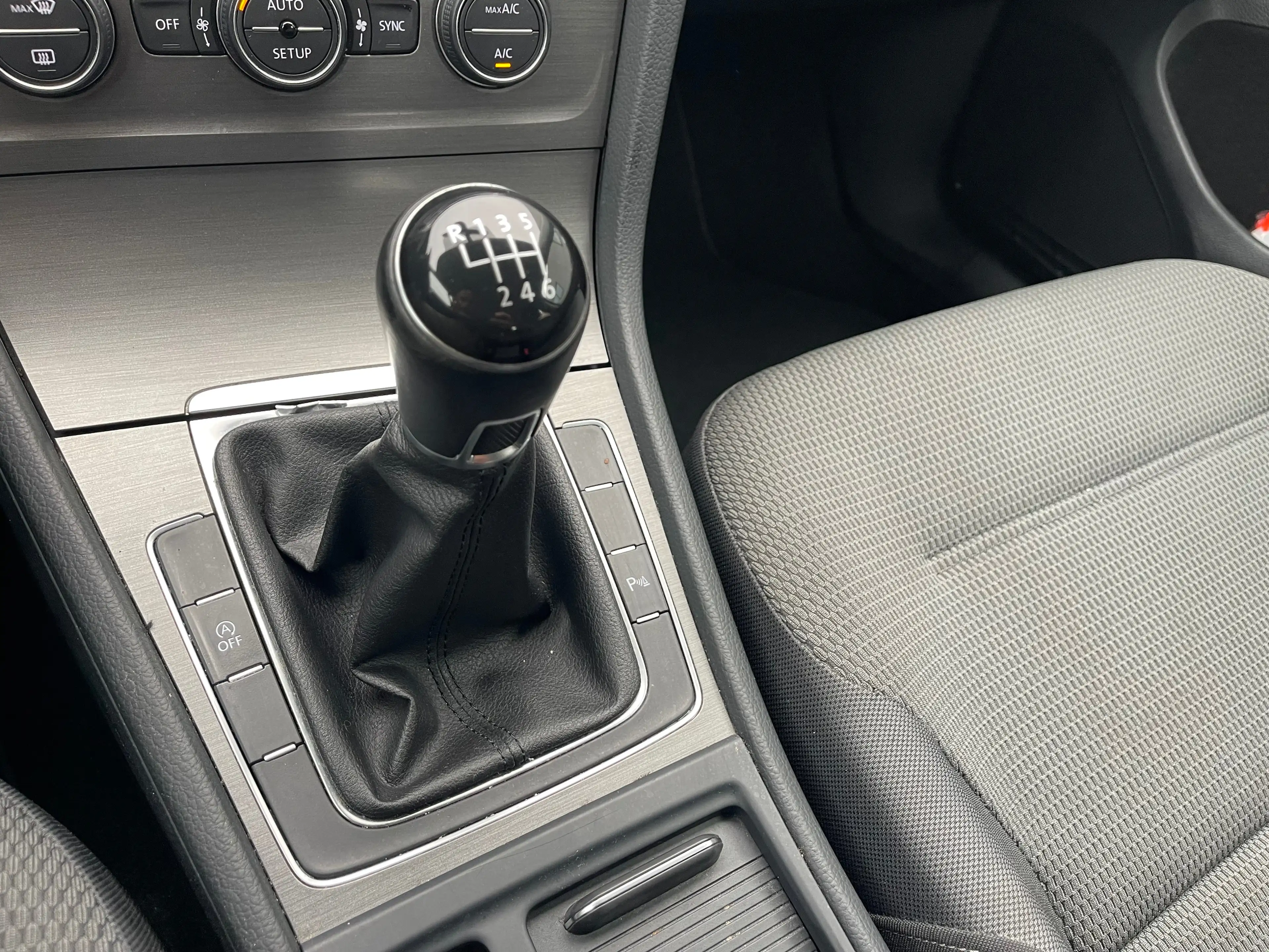 Volkswagen Golf Golf 1.2 TSI Highline — photo 12