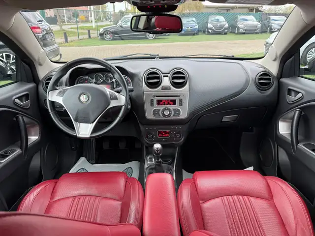 Alfa Romeo Mito view 11