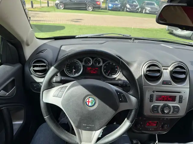 Alfa Romeo Mito view 13
