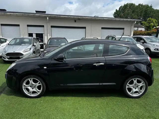 Alfa Romeo Mito view 8