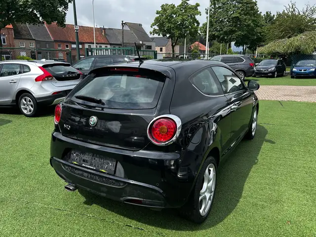 Alfa Romeo Mito view 5