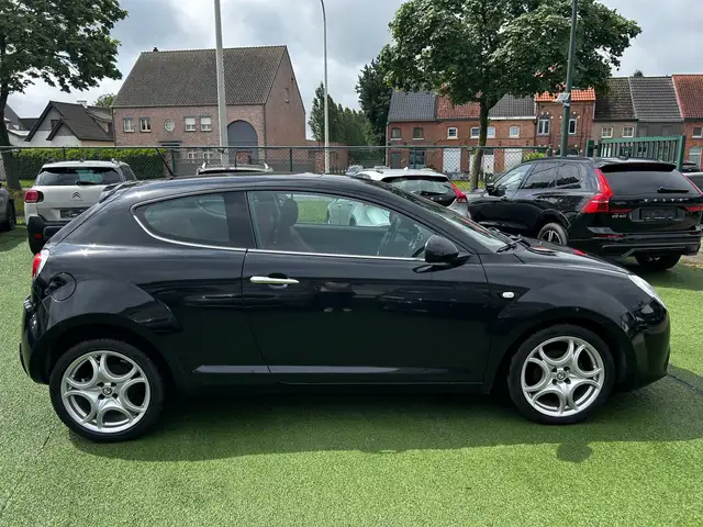 Alfa Romeo Mito view 4
