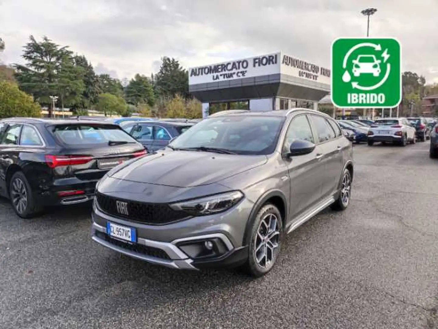 Fiat Tipo Station Wagon 1.5 T4 Hybrid Cross Gris - 1