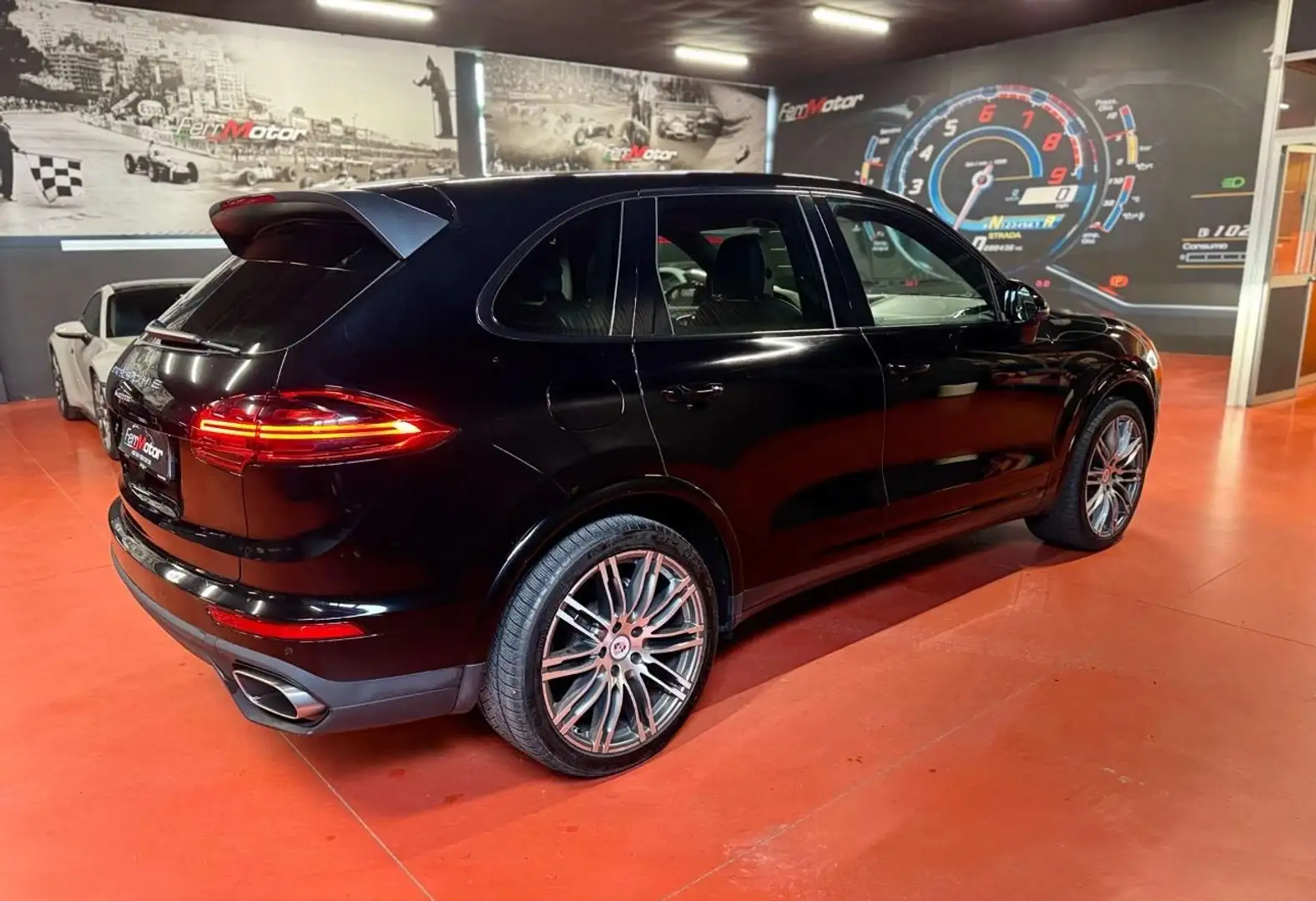 Porsche Cayenne 3.0 V6 Platinum Edition Full-Optional GancioTraino - 1