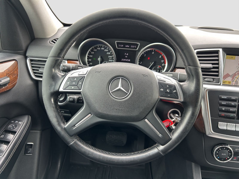 Mercedes-Benz ML 350 CDI AMG-LEDER-AHK-LED-4MATIC — photo 14