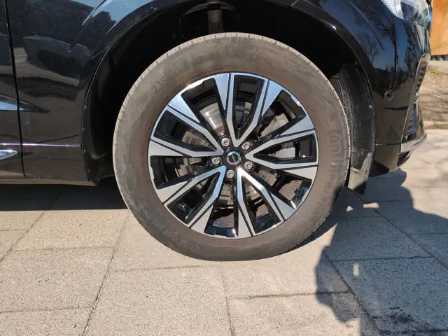 Volvo XC60 view 20