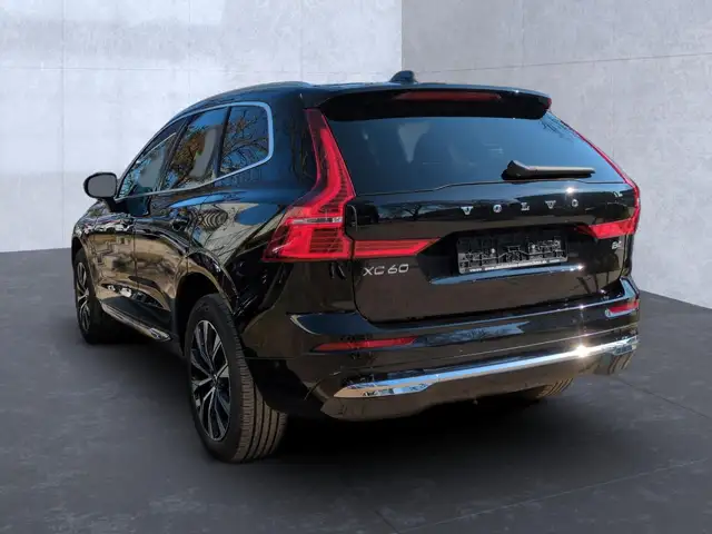 Volvo XC60 view 5