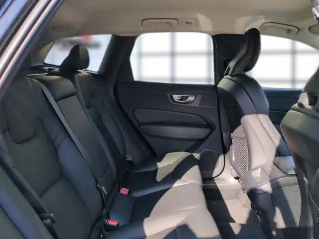 Volvo XC60 view 18
