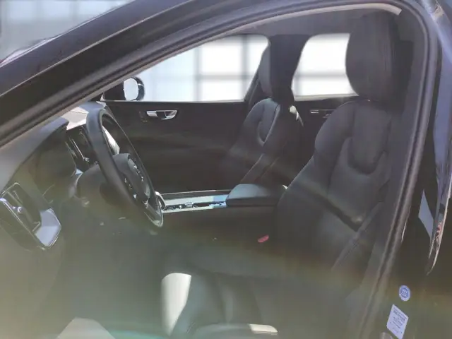 Volvo XC60 view 12