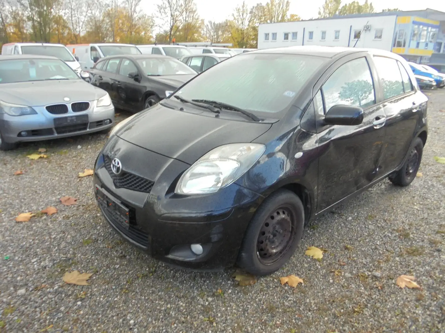 Toyota Yaris Life 1.3 ~ Klima ~ 121.000 km ~ 2.Hd ~ Schwarz - 1