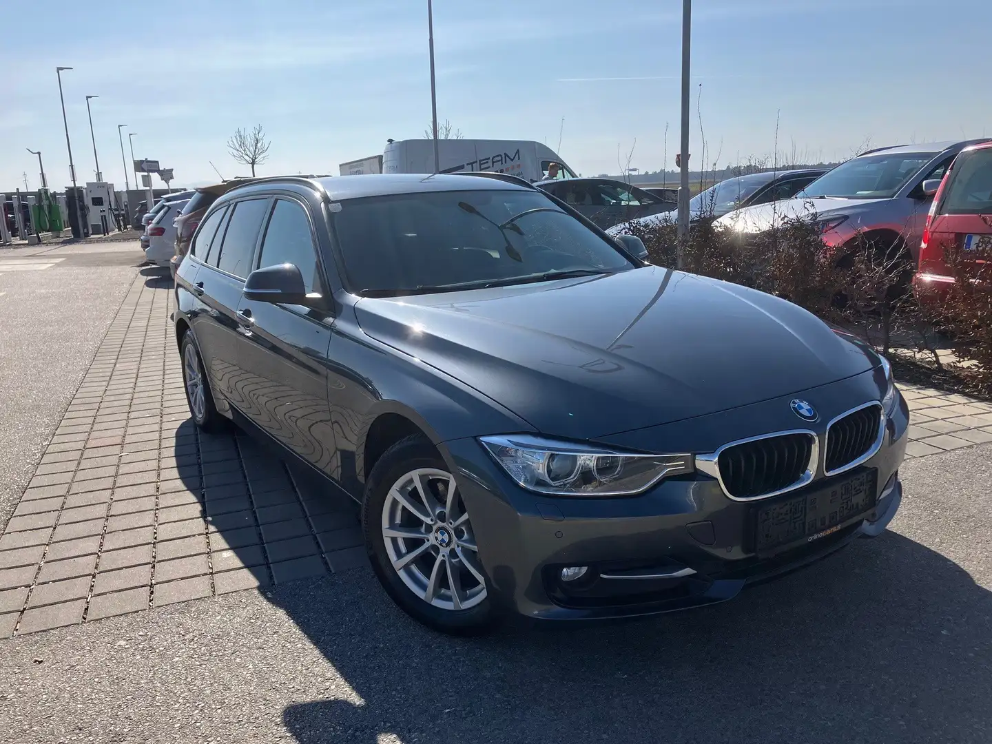 BMW 320 320d xDrive Touring Österreich-Paket Grau - 2